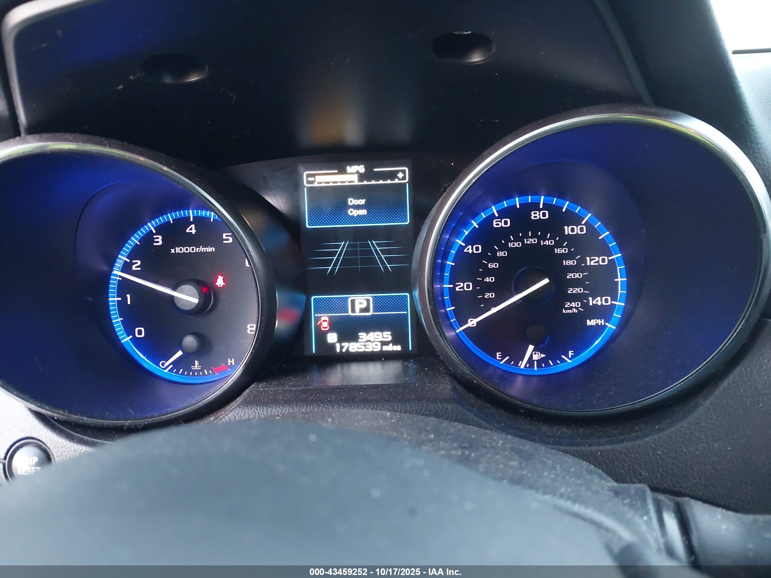 SUBARU OUTBACK image 7