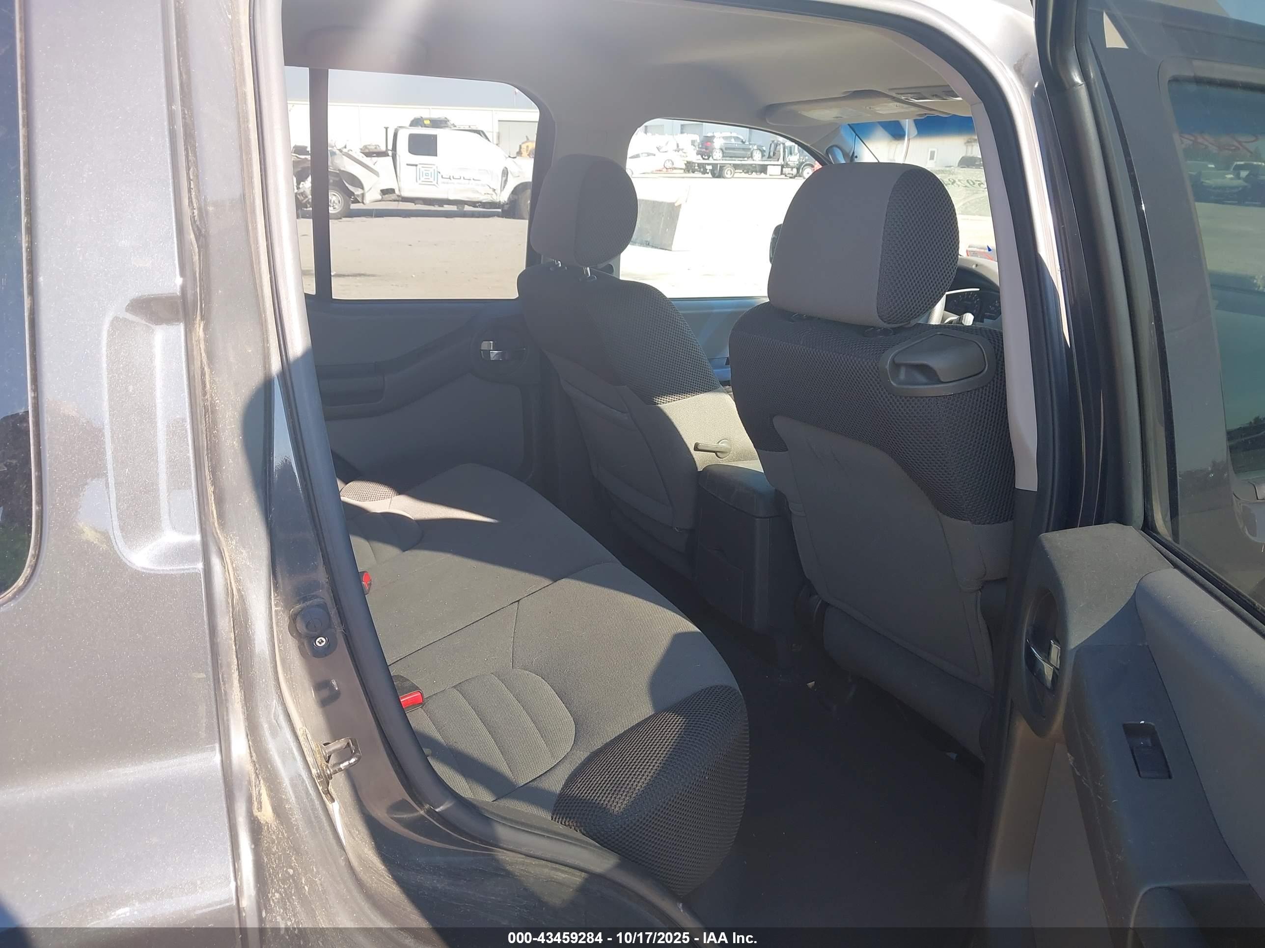 NISSAN XTERRA image 8