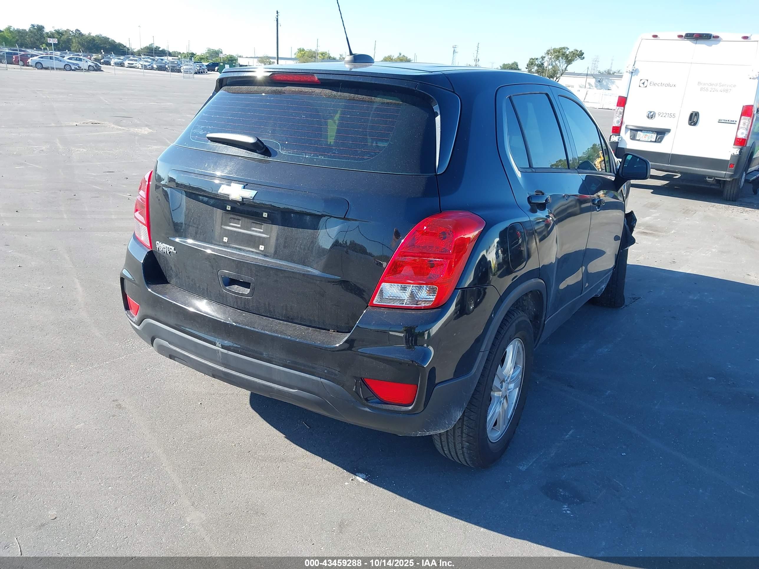 CHEVROLET TRAX image 4