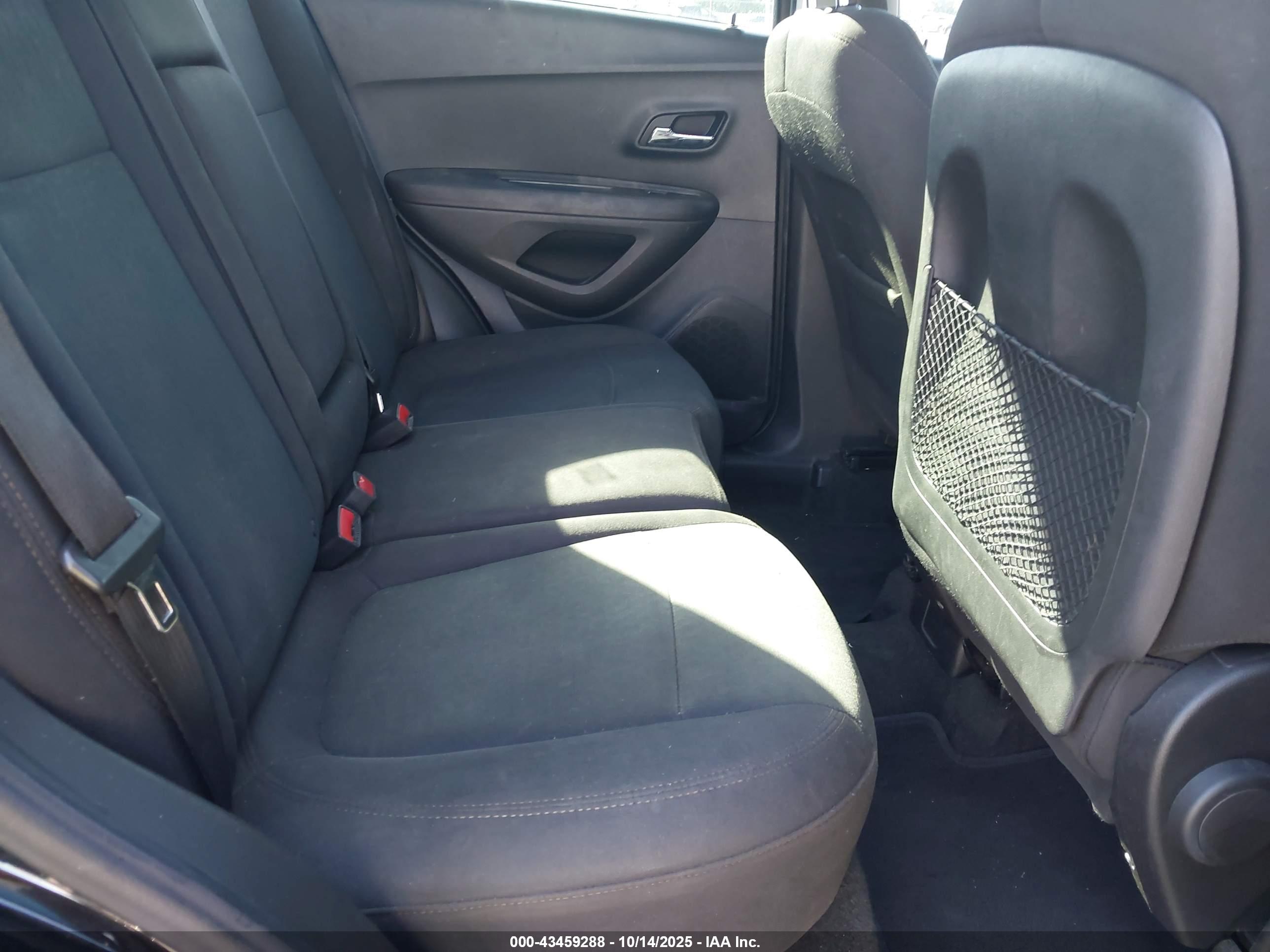 CHEVROLET TRAX image 8