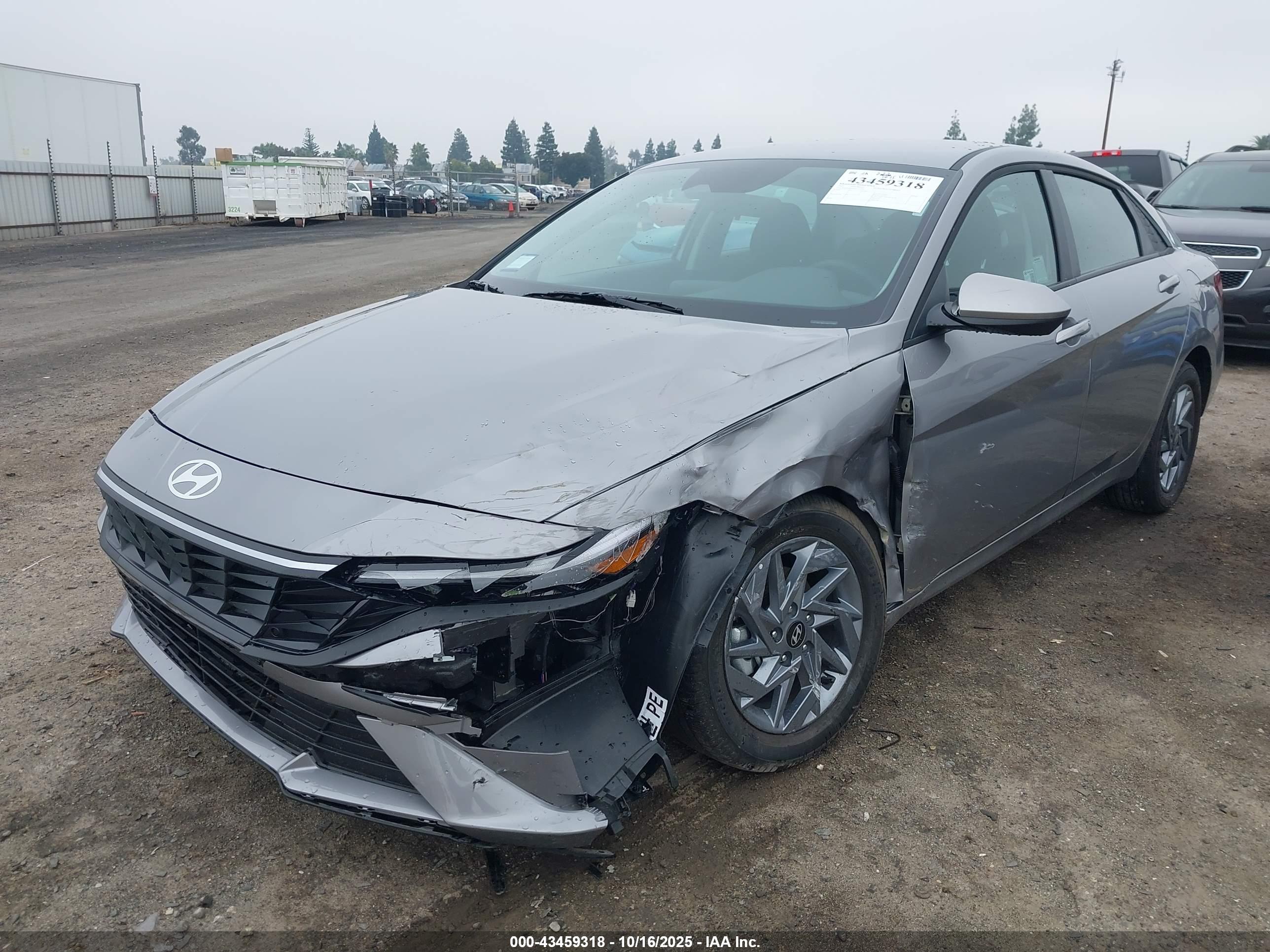 HYUNDAI ELANTRA image 2