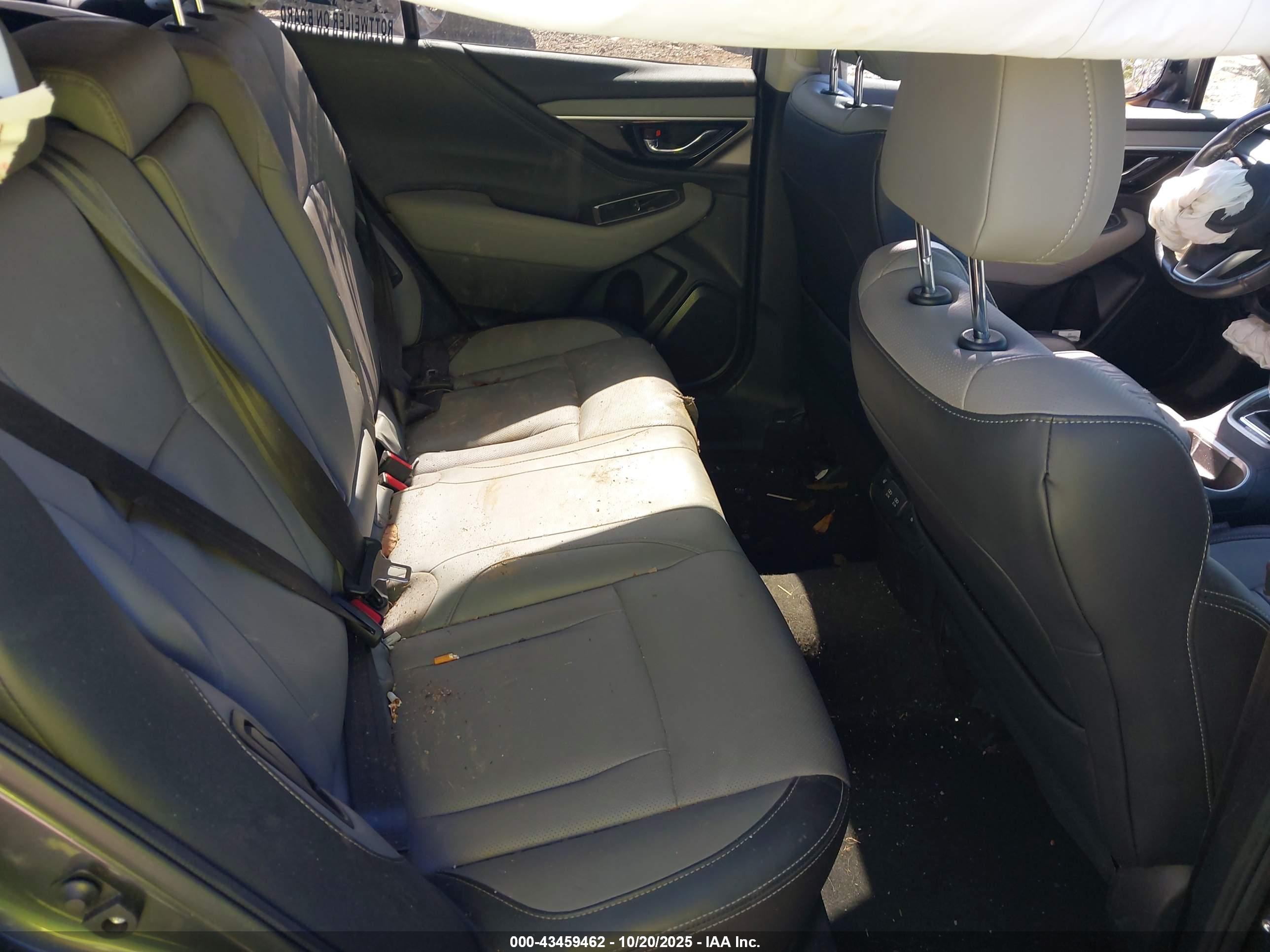 SUBARU OUTBACK image 8