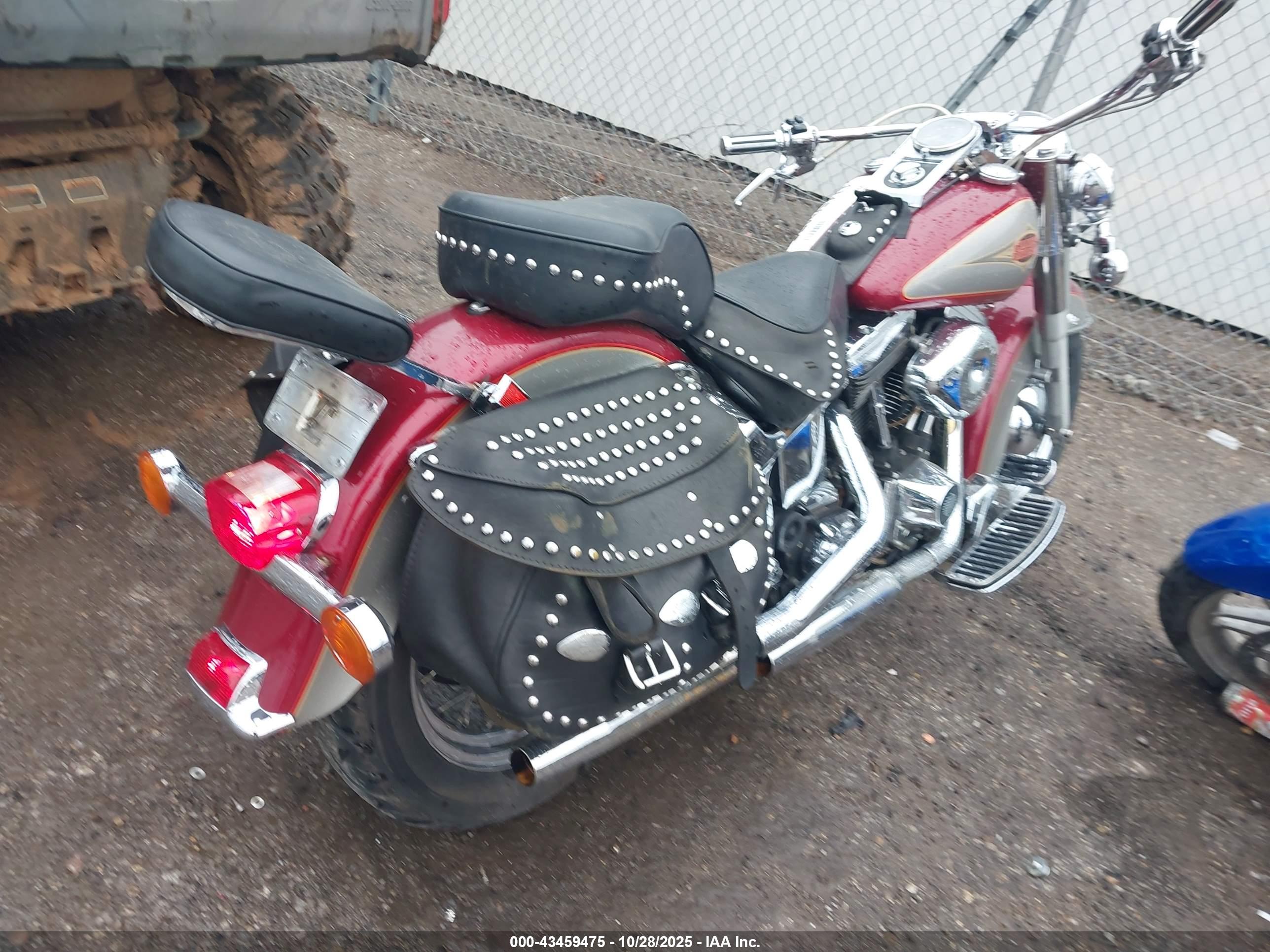 HARLEY-DAVIDSON FLSTC image 4