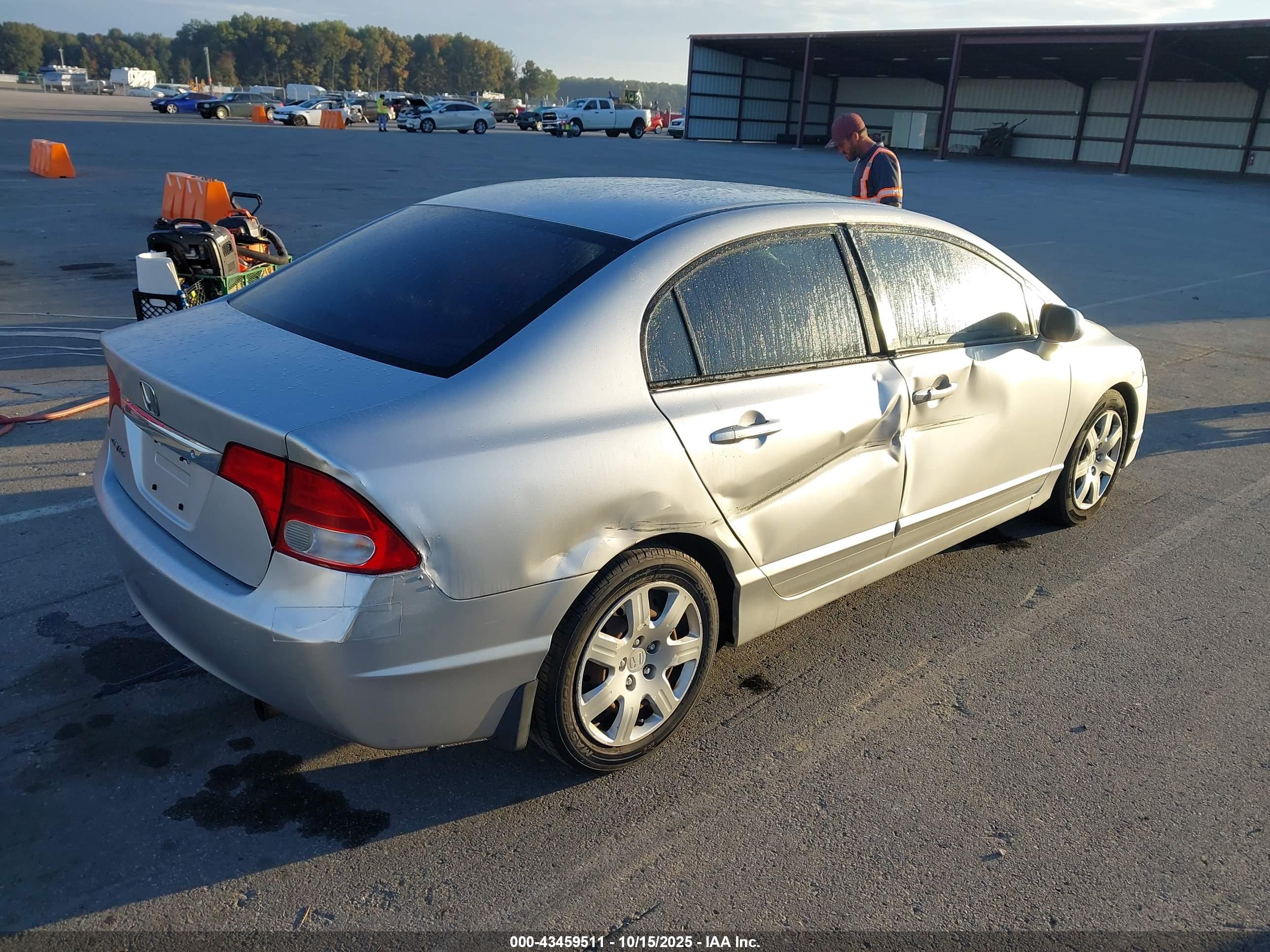 HONDA CIVIC image 4