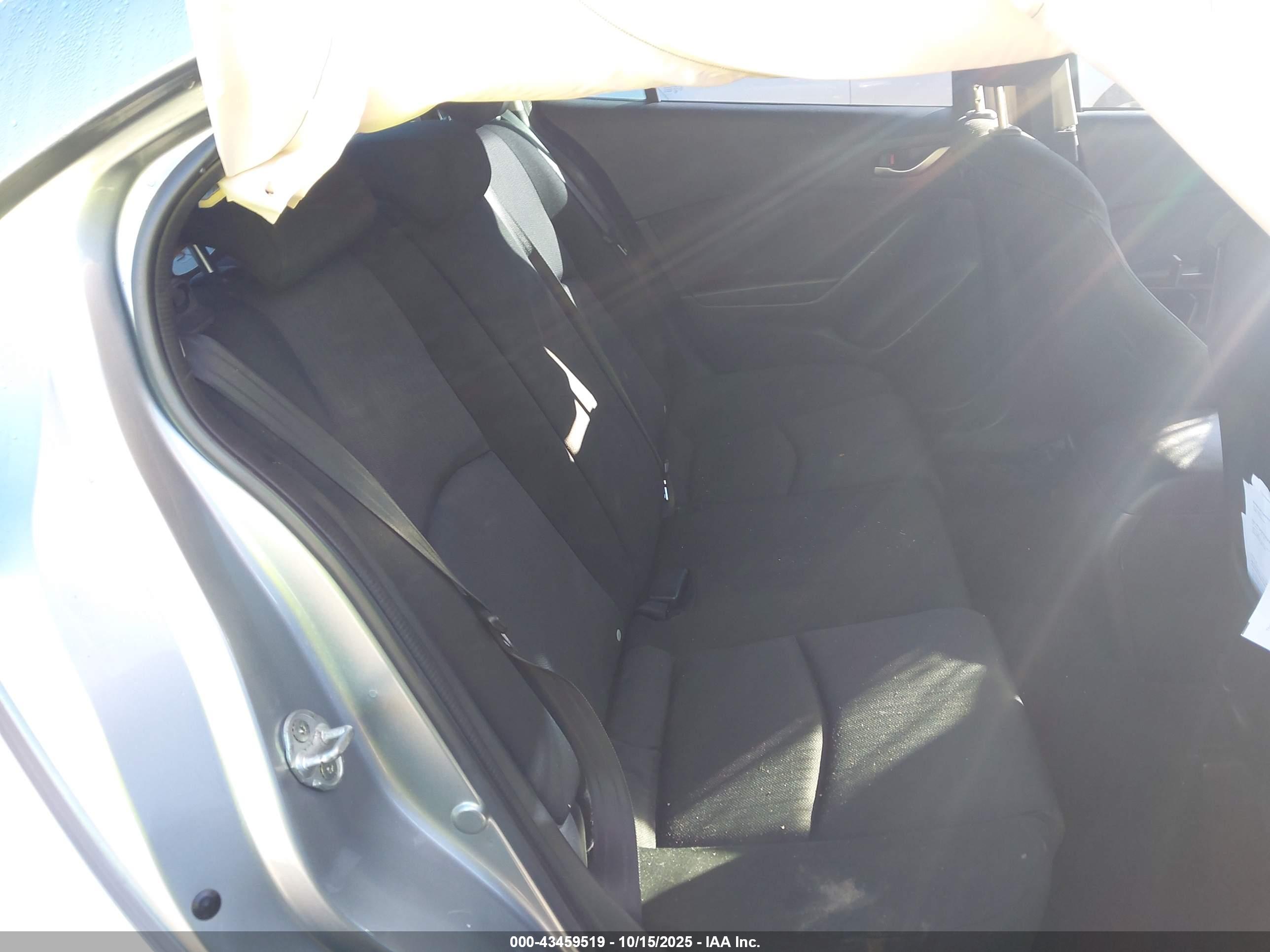MAZDA MAZDA3 image 8