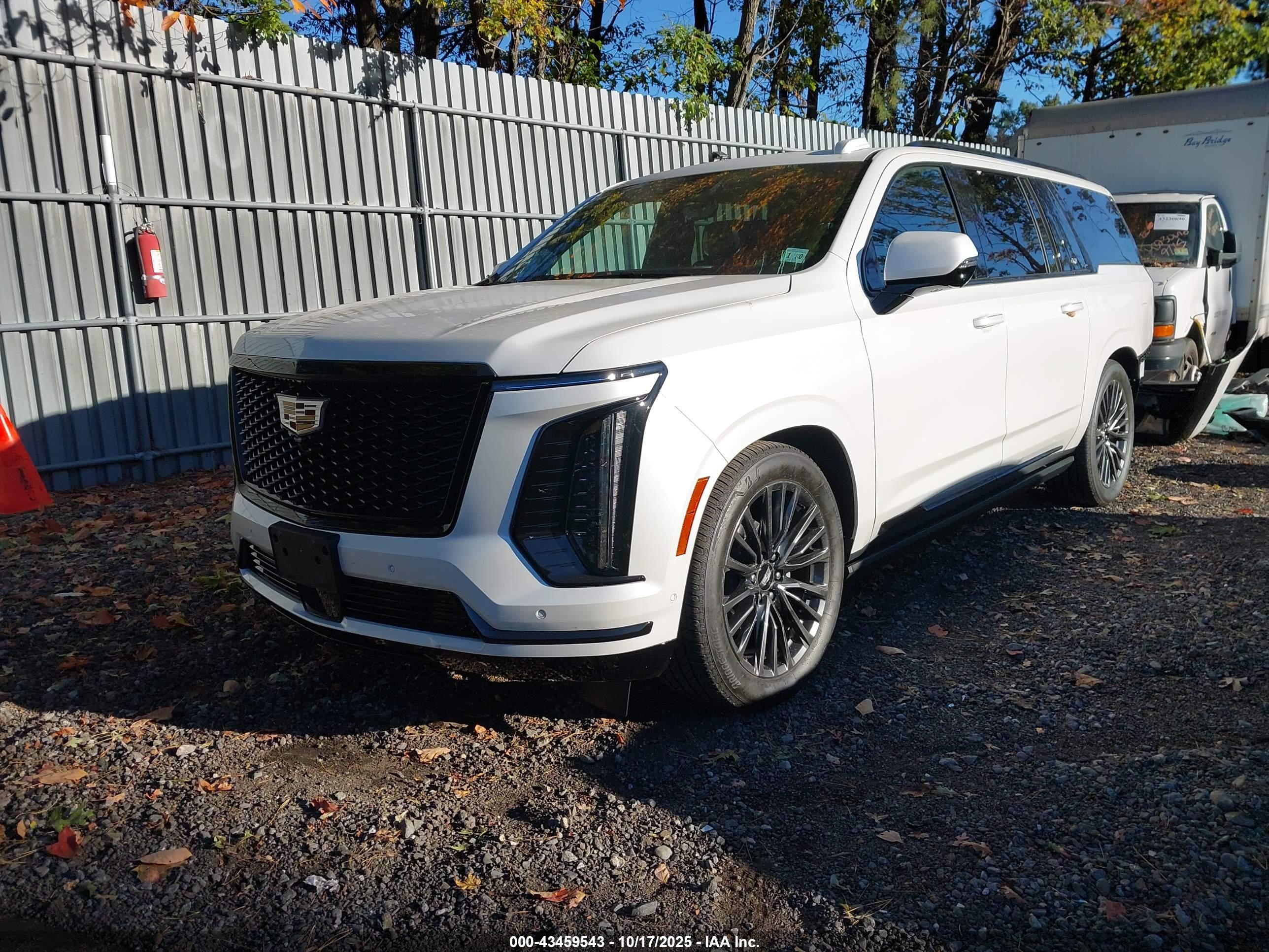 CADILLAC ESCALADE image 2
