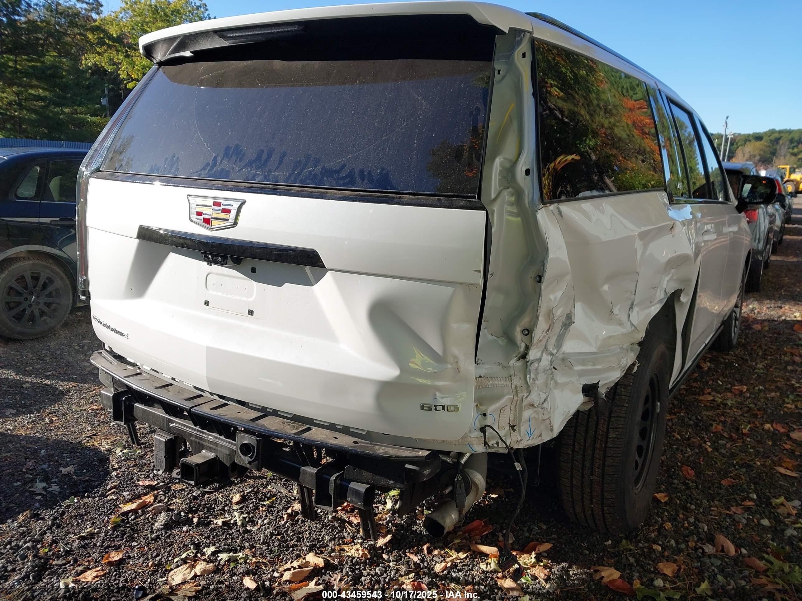 CADILLAC ESCALADE image 4