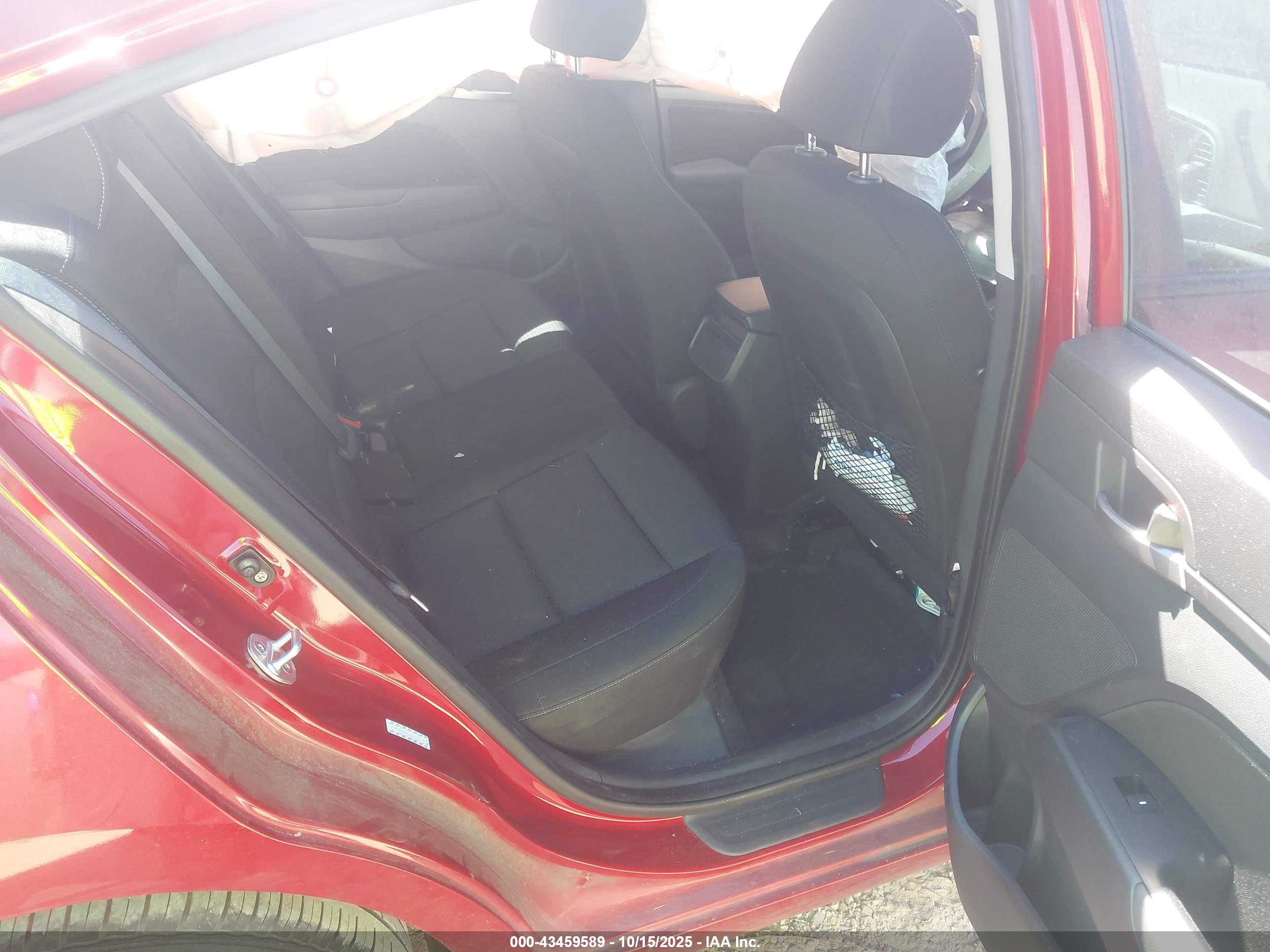 HYUNDAI ELANTRA image 8