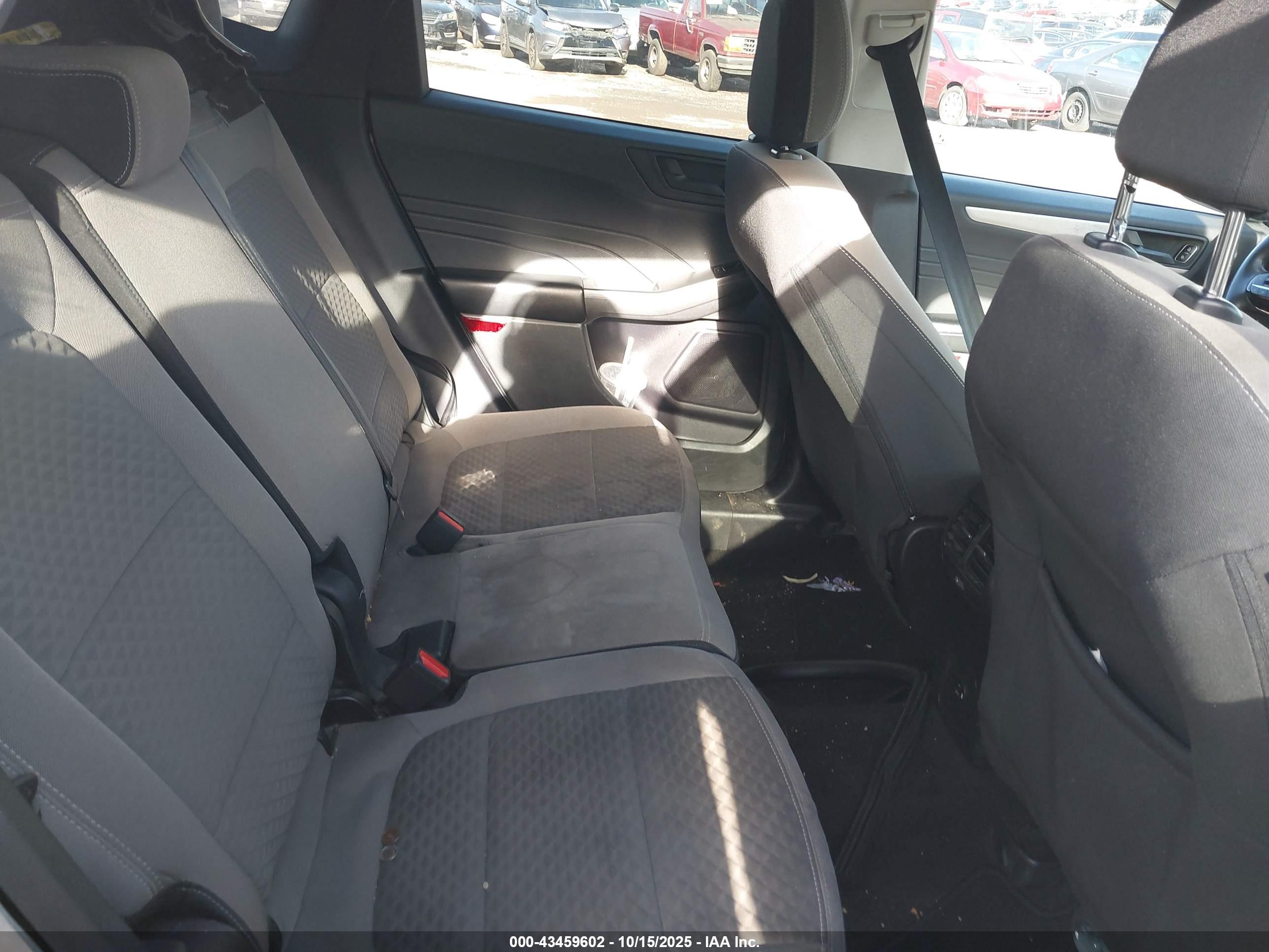 FORD ESCAPE image 8