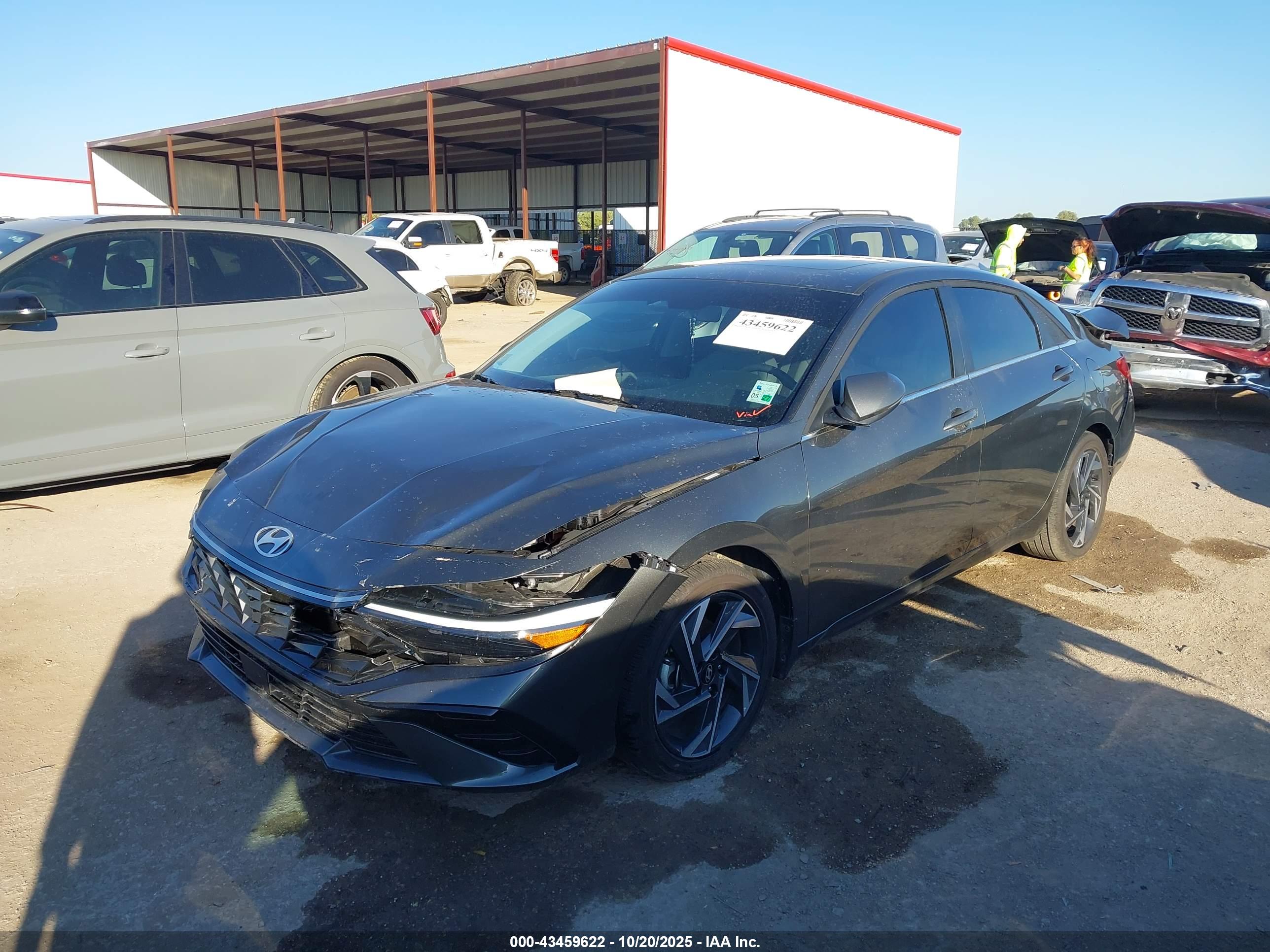 HYUNDAI ELANTRA image 2