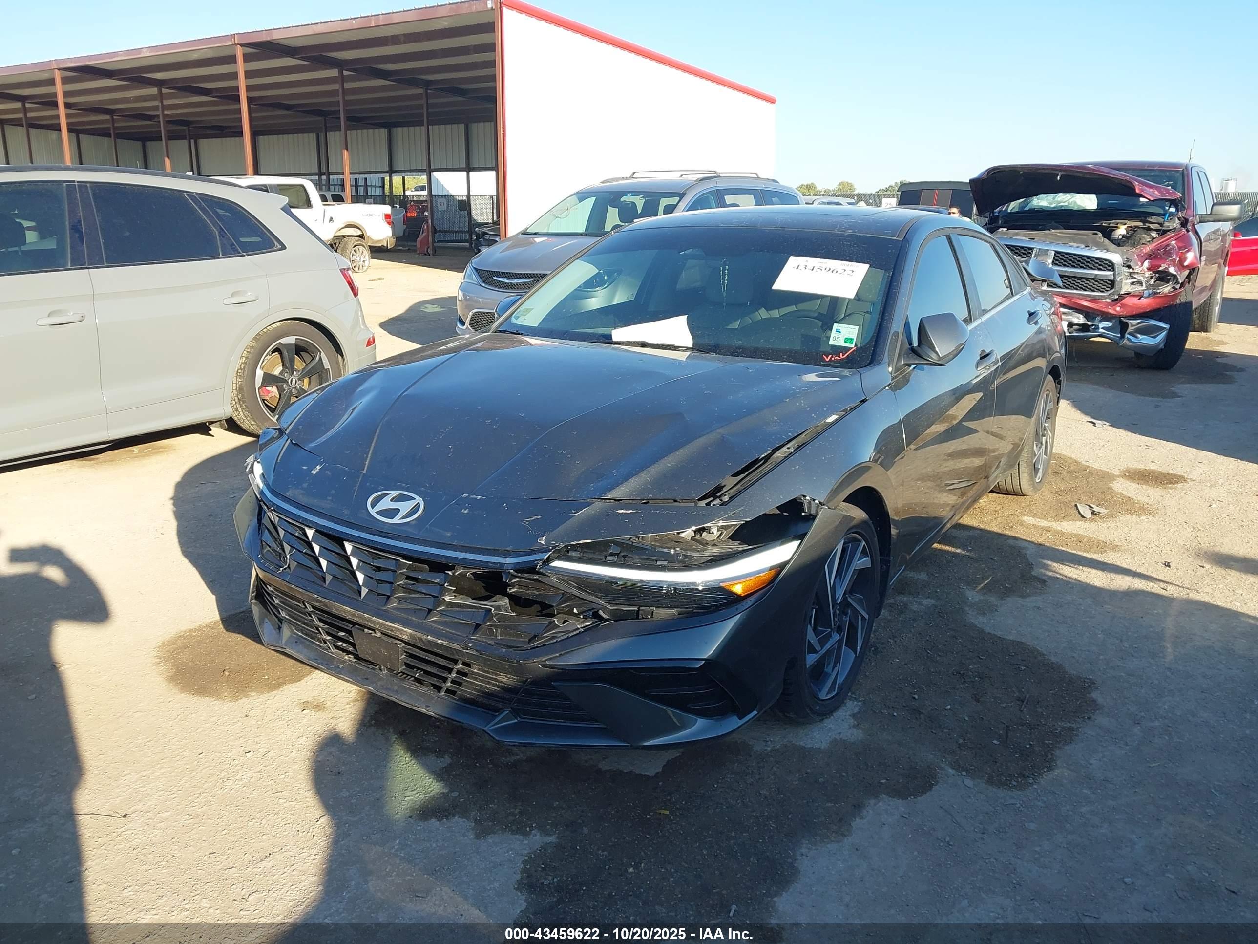 HYUNDAI ELANTRA image 6