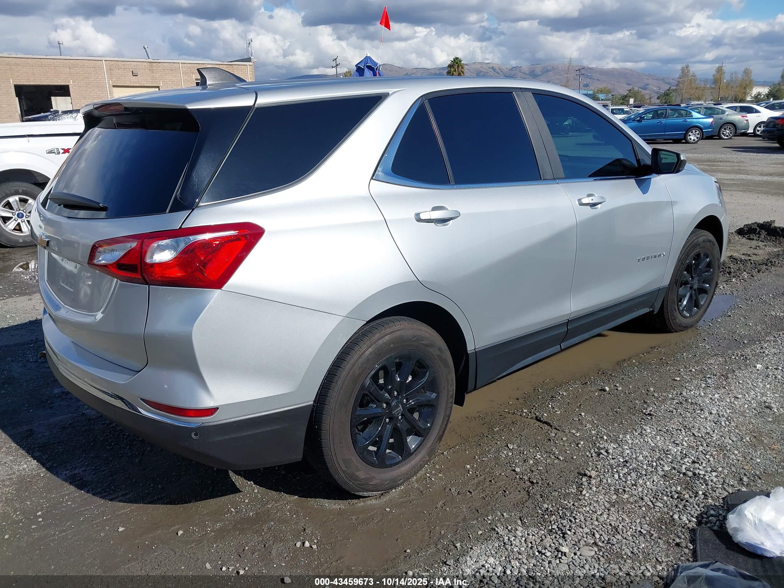 CHEVROLET EQUINOX image 4