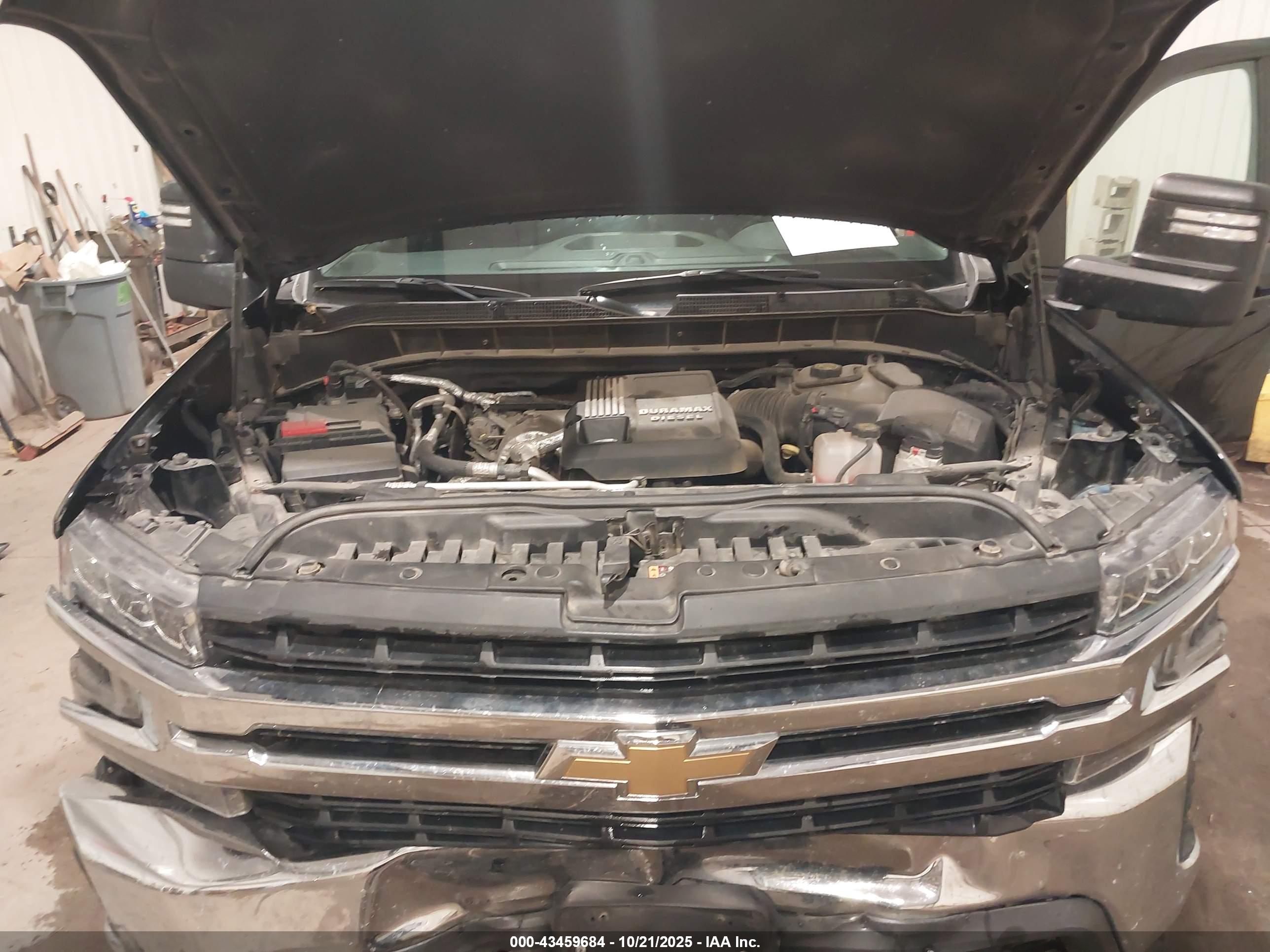 CHEVROLET SILVERADO image 10