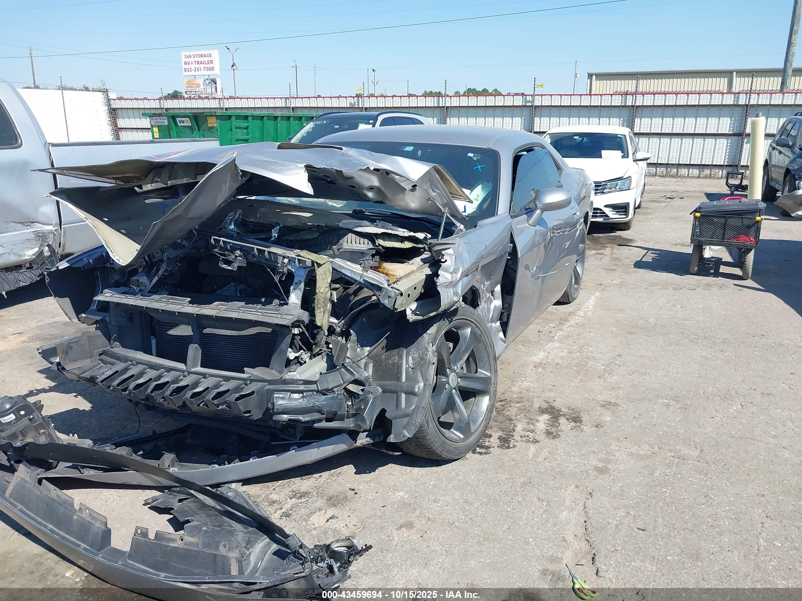 DODGE CHALLENGER image 2