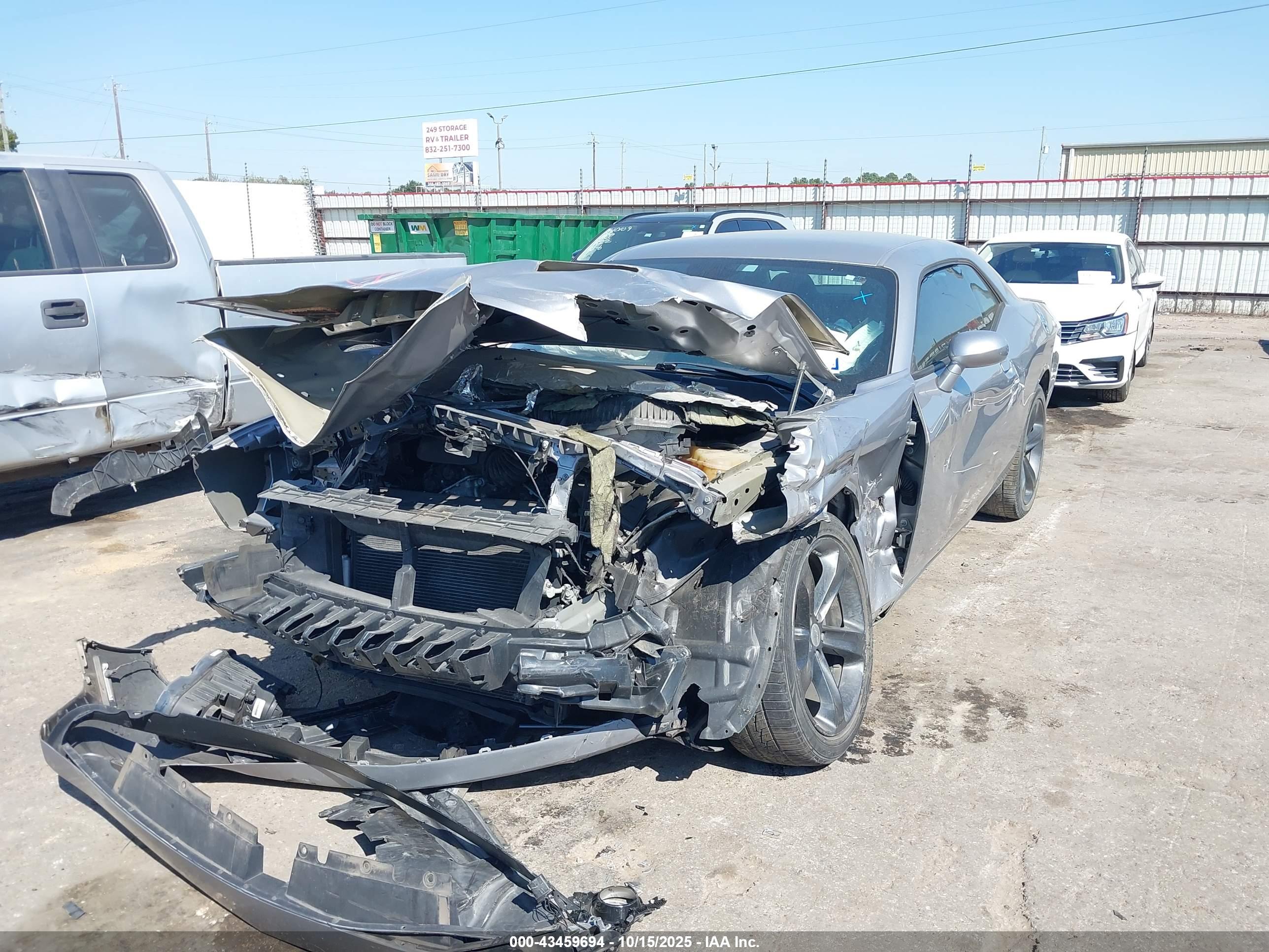 DODGE CHALLENGER image 6