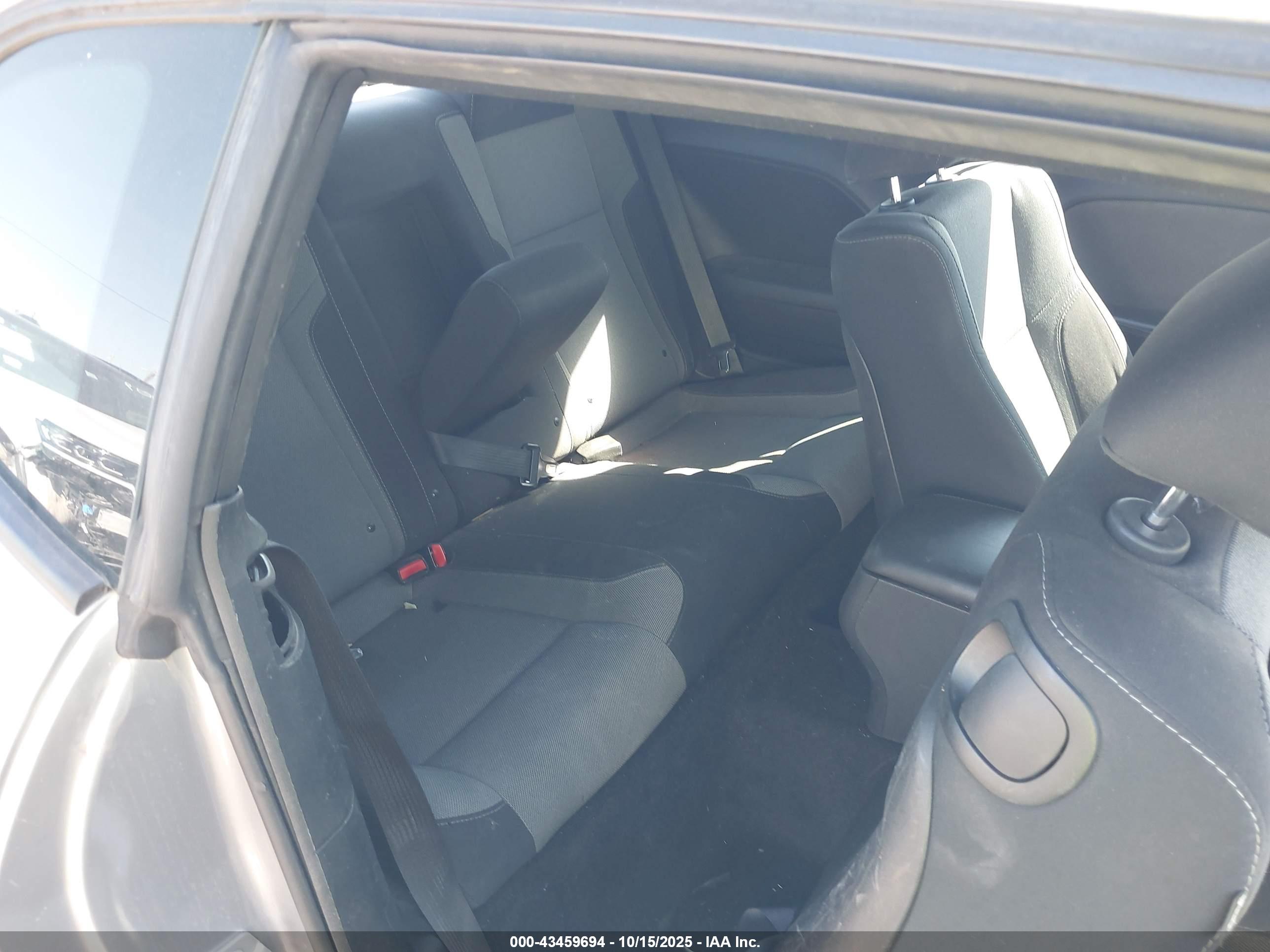 DODGE CHALLENGER image 8