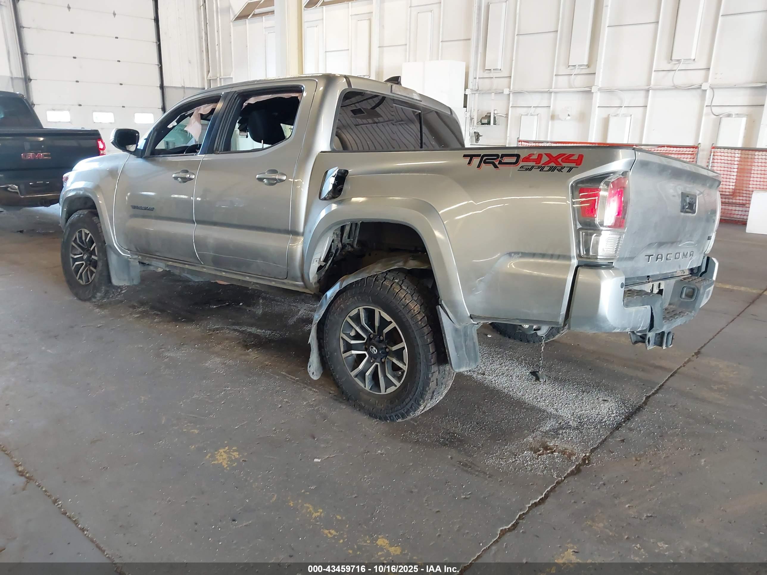 TOYOTA TACOMA image 3