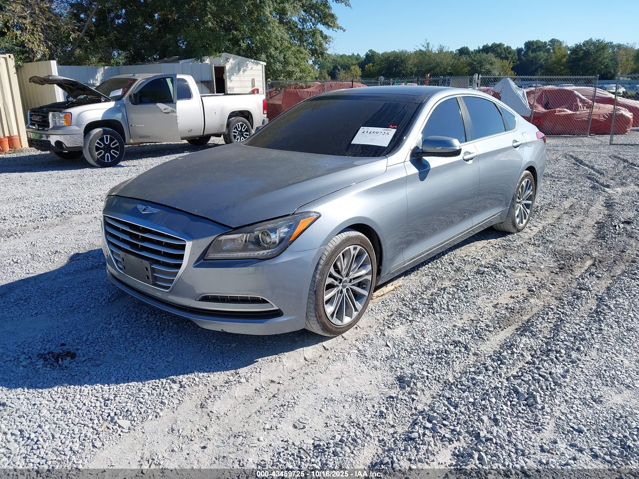 HYUNDAI GENESIS image 2
