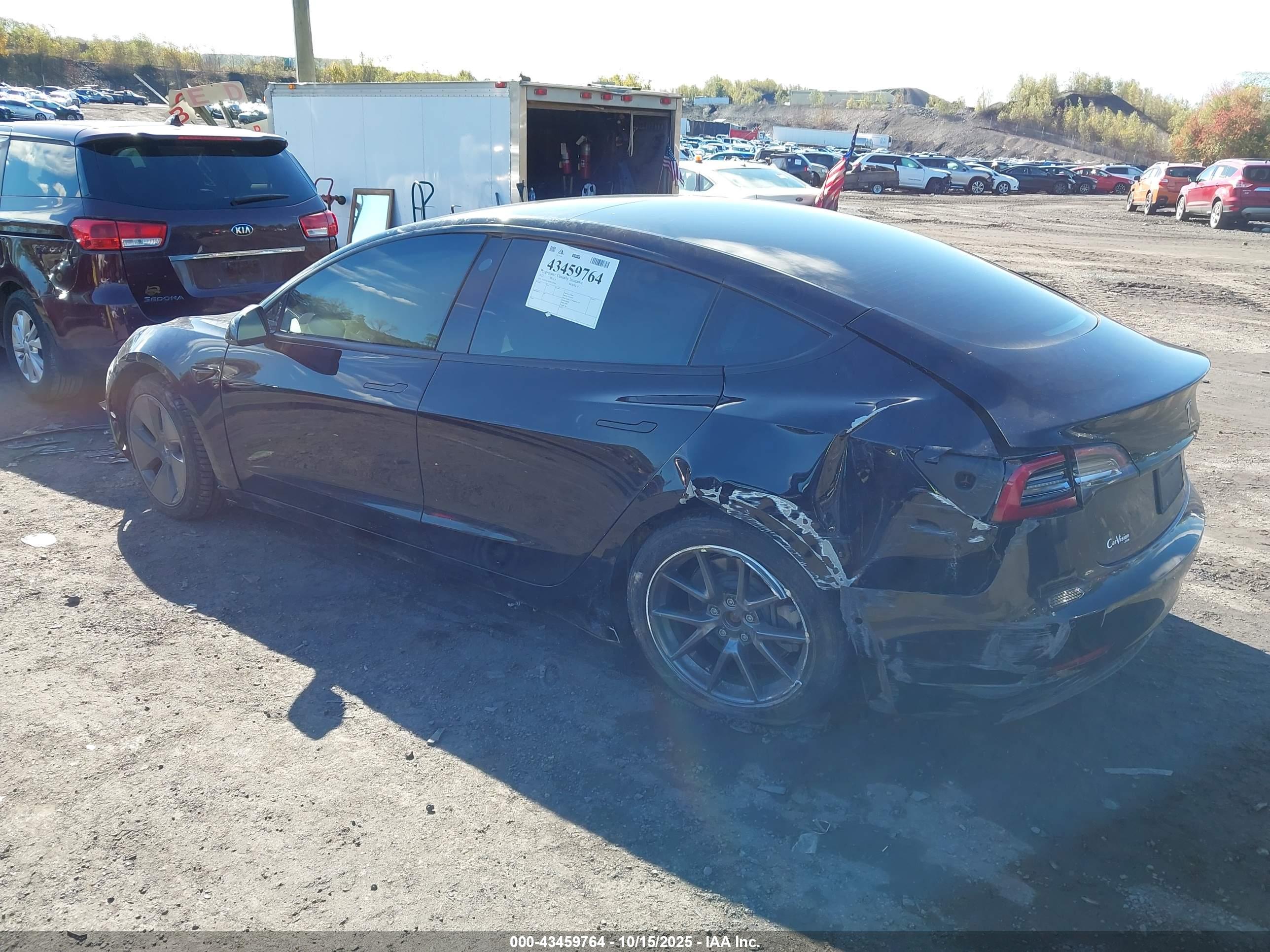 TESLA MODEL image 3