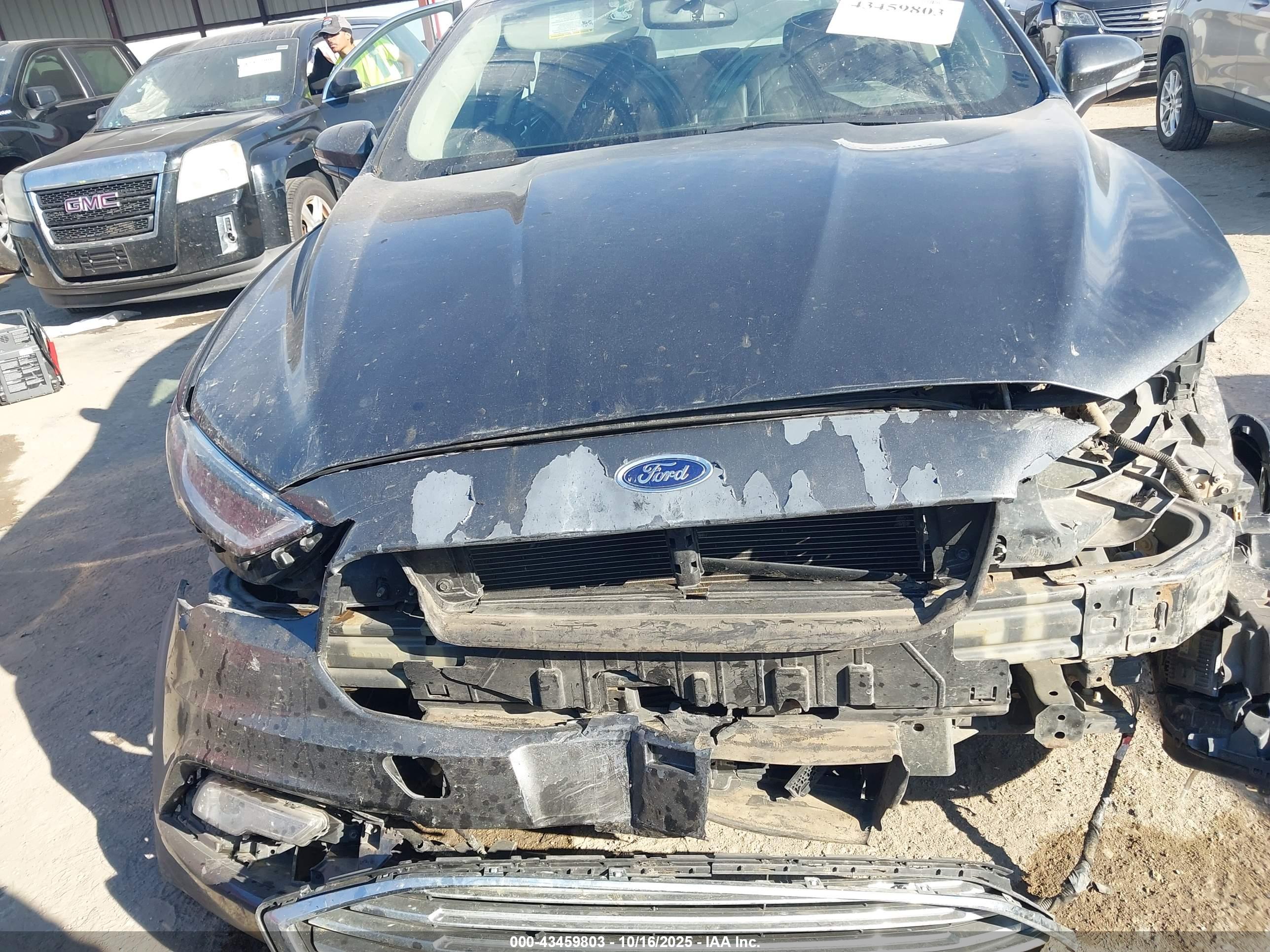FORD FUSION image 6