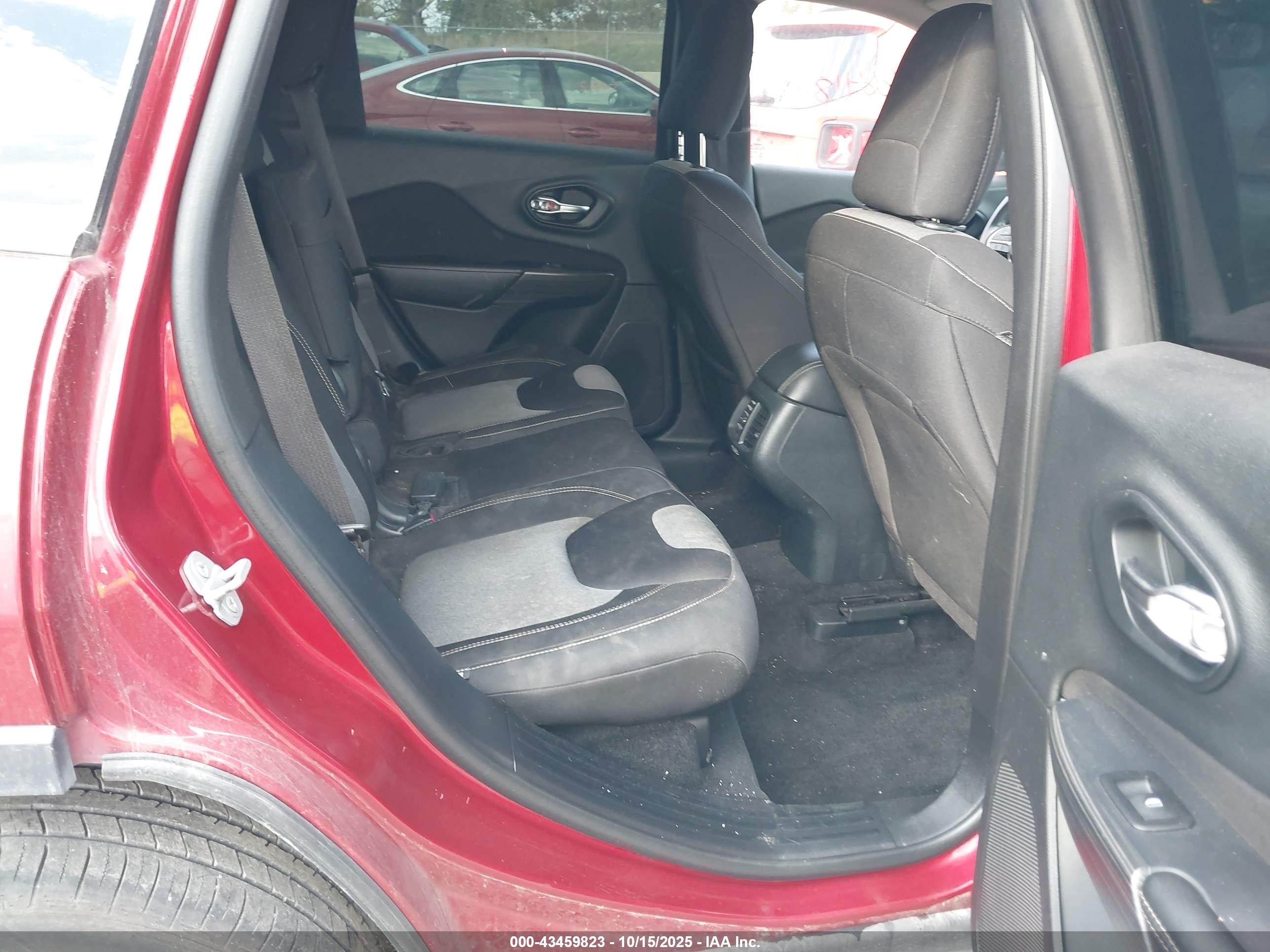 JEEP CHEROKEE image 8