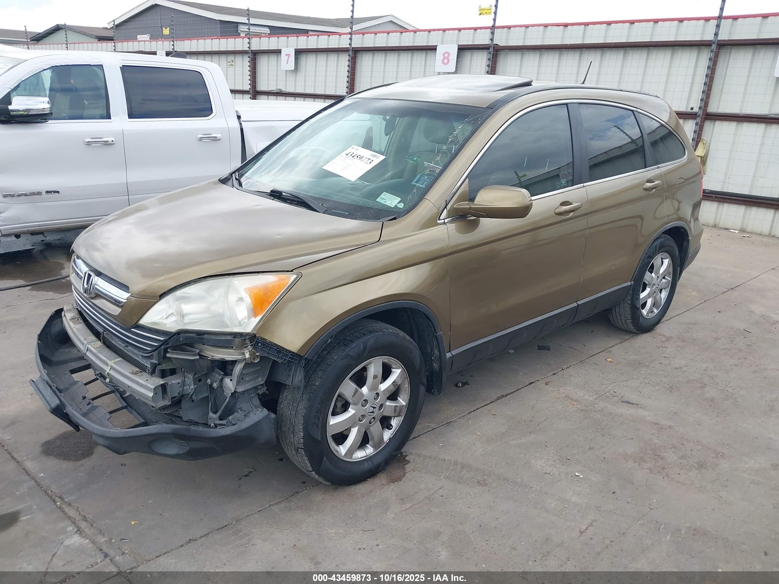 HONDA CR-V image 2