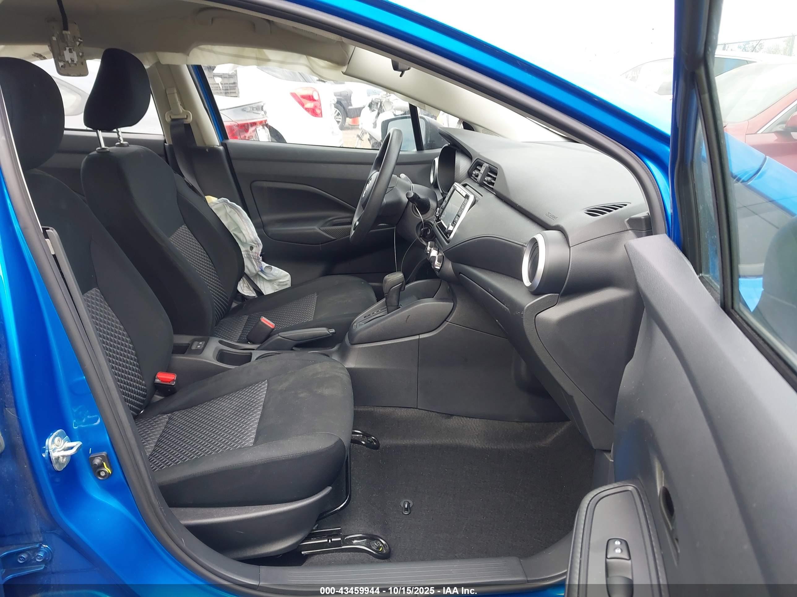 NISSAN VERSA image 5