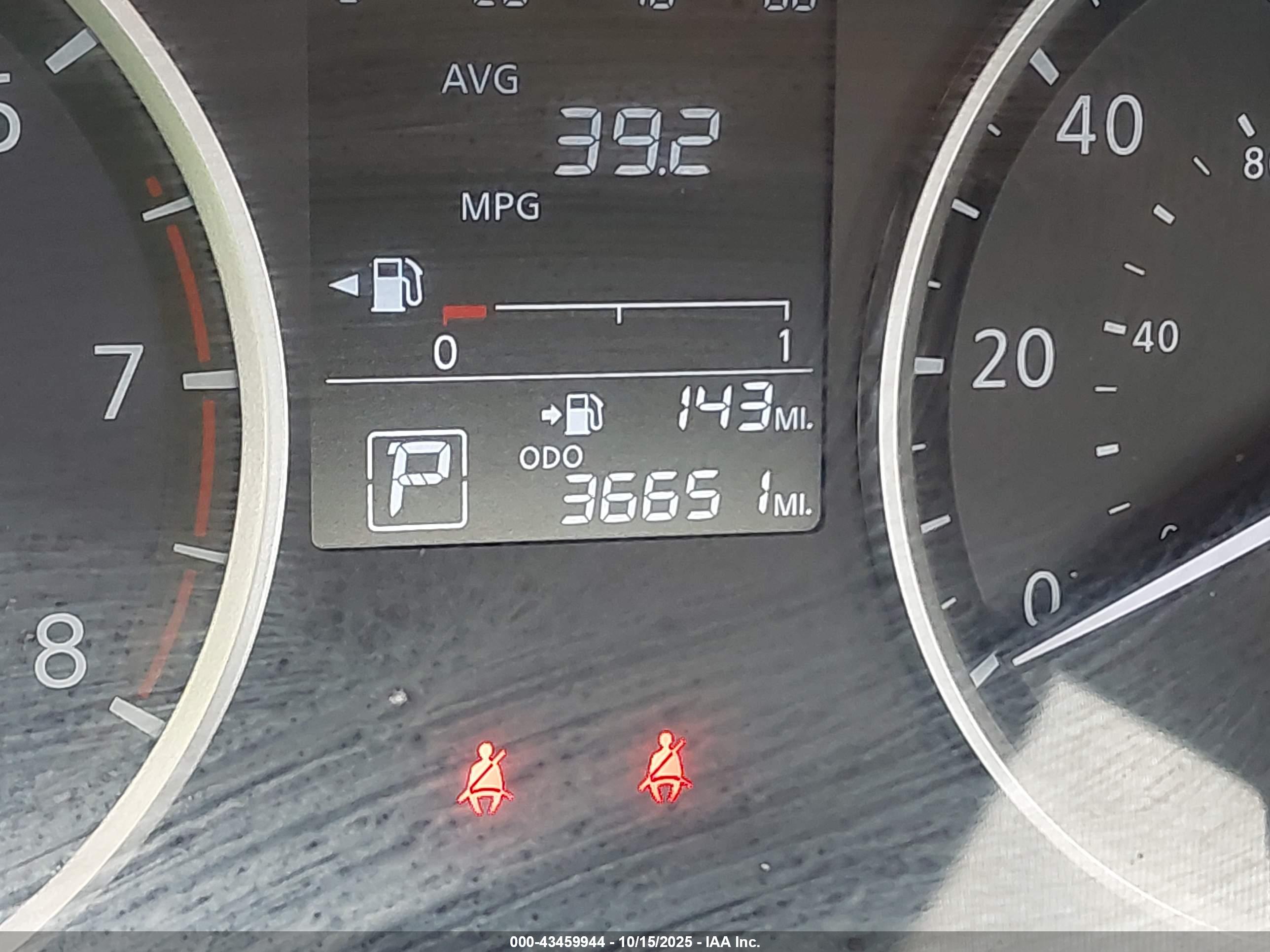 NISSAN VERSA image 7