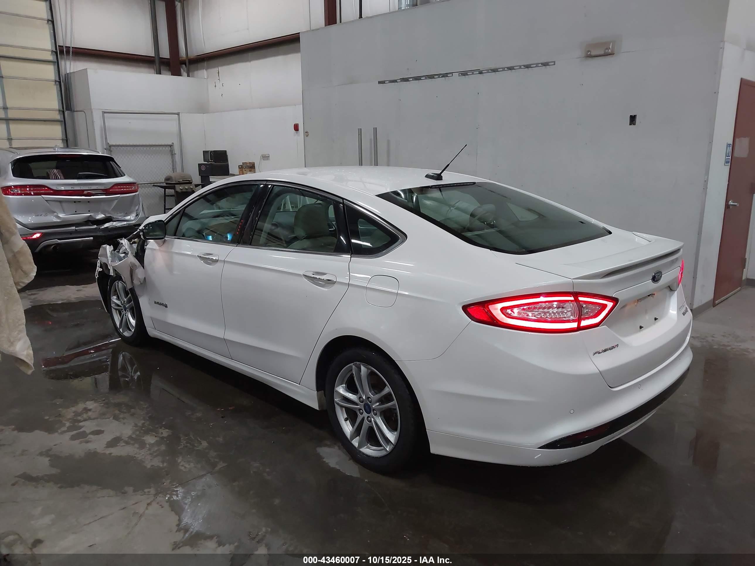 FORD FUSION image 3