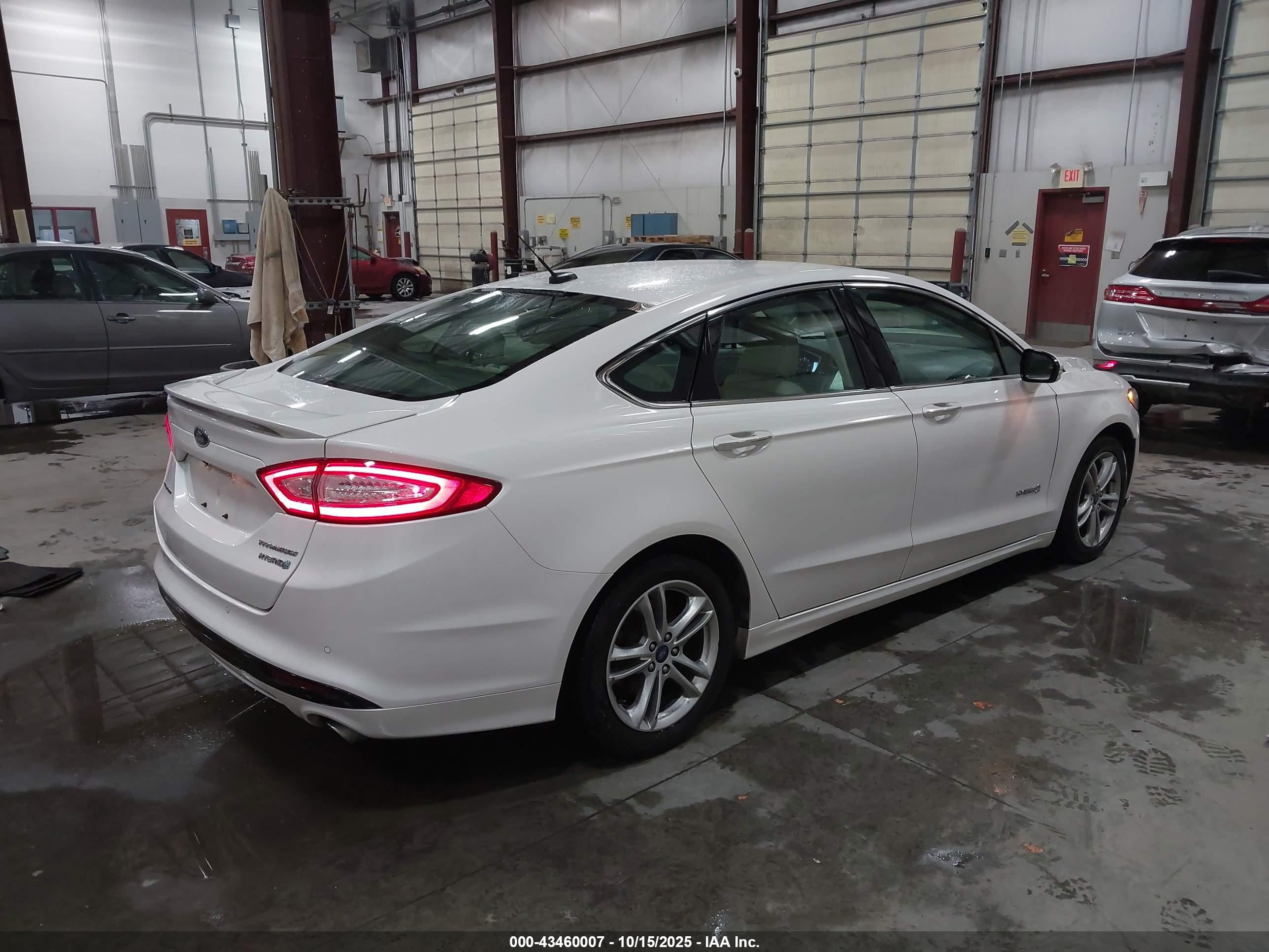 FORD FUSION image 4