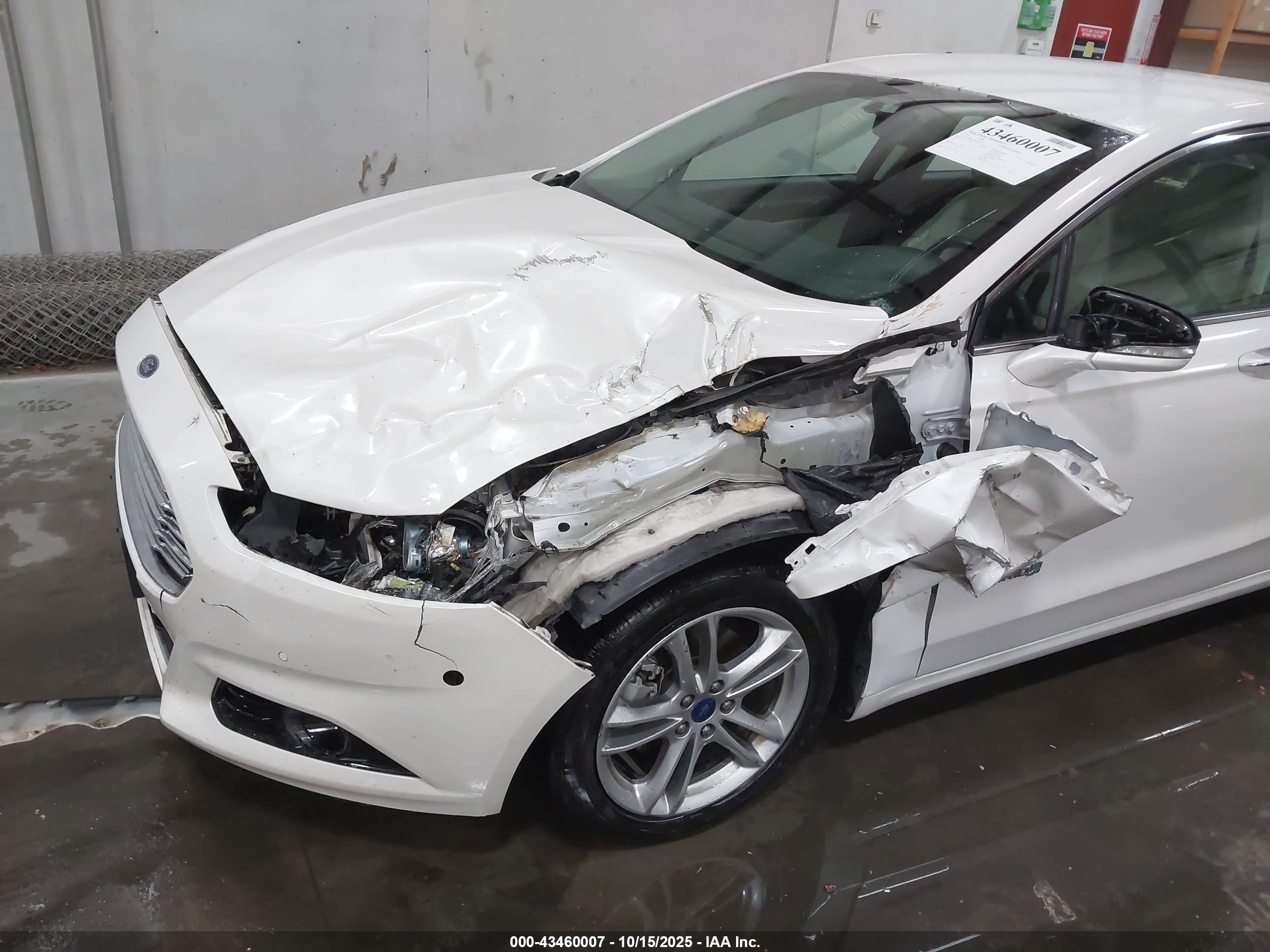 FORD FUSION image 6