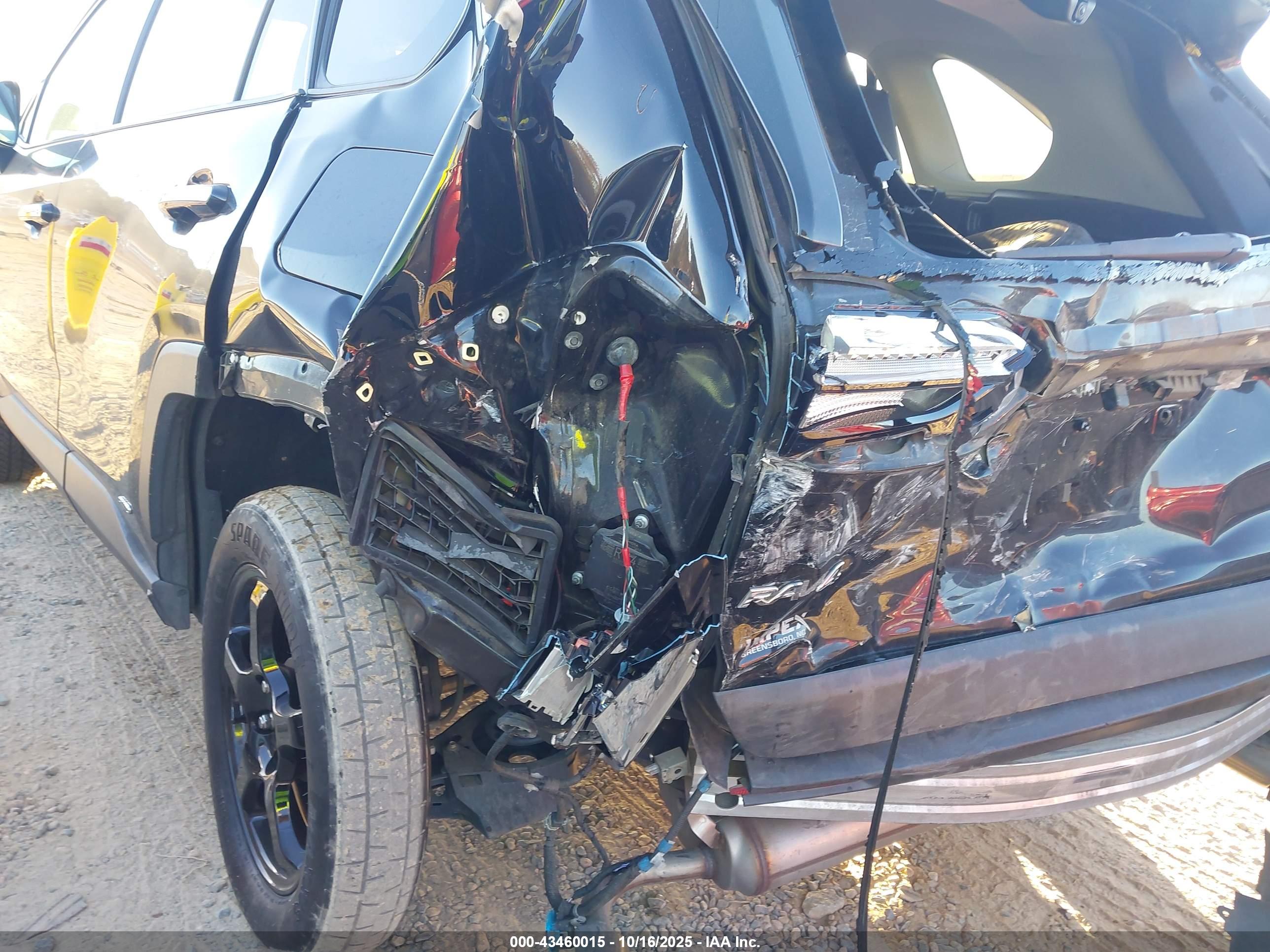 TOYOTA RAV4 image 6