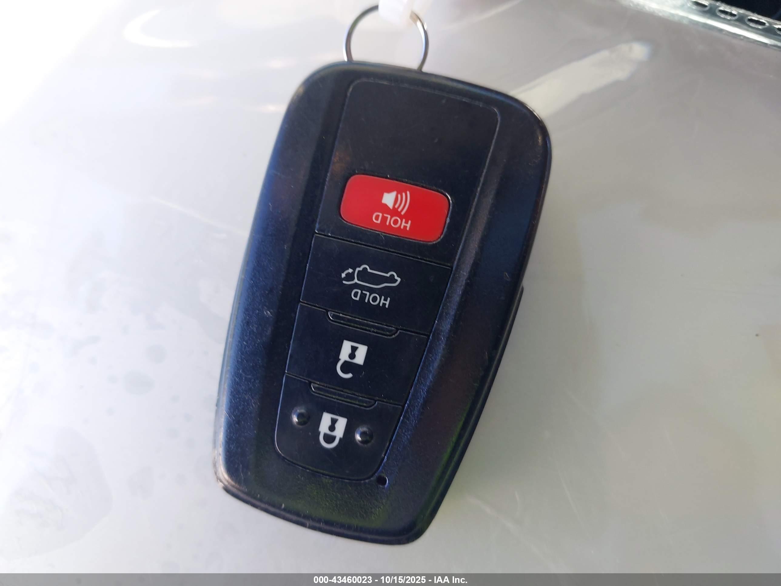 TOYOTA RAV4 image 11