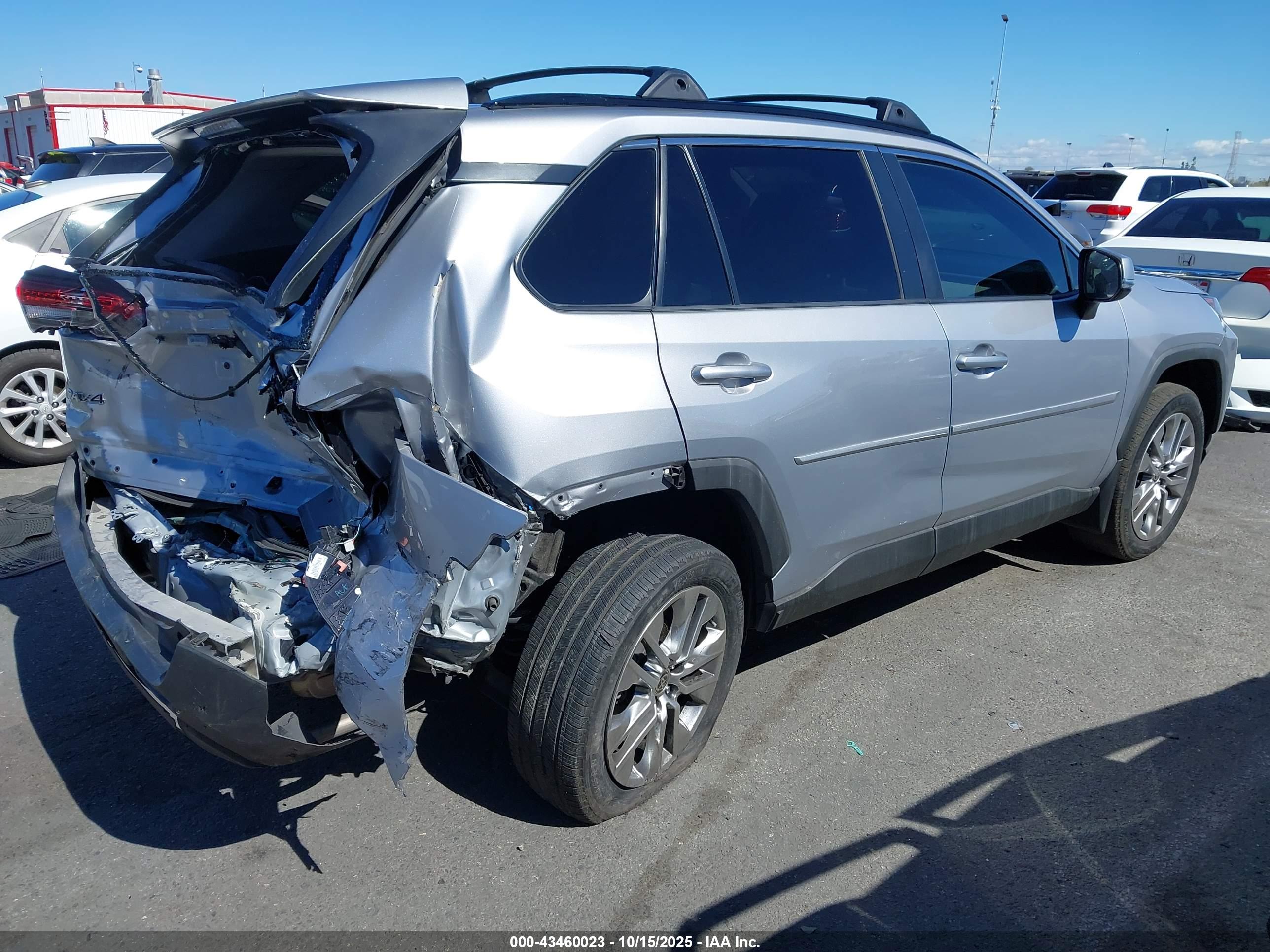 TOYOTA RAV4 image 4