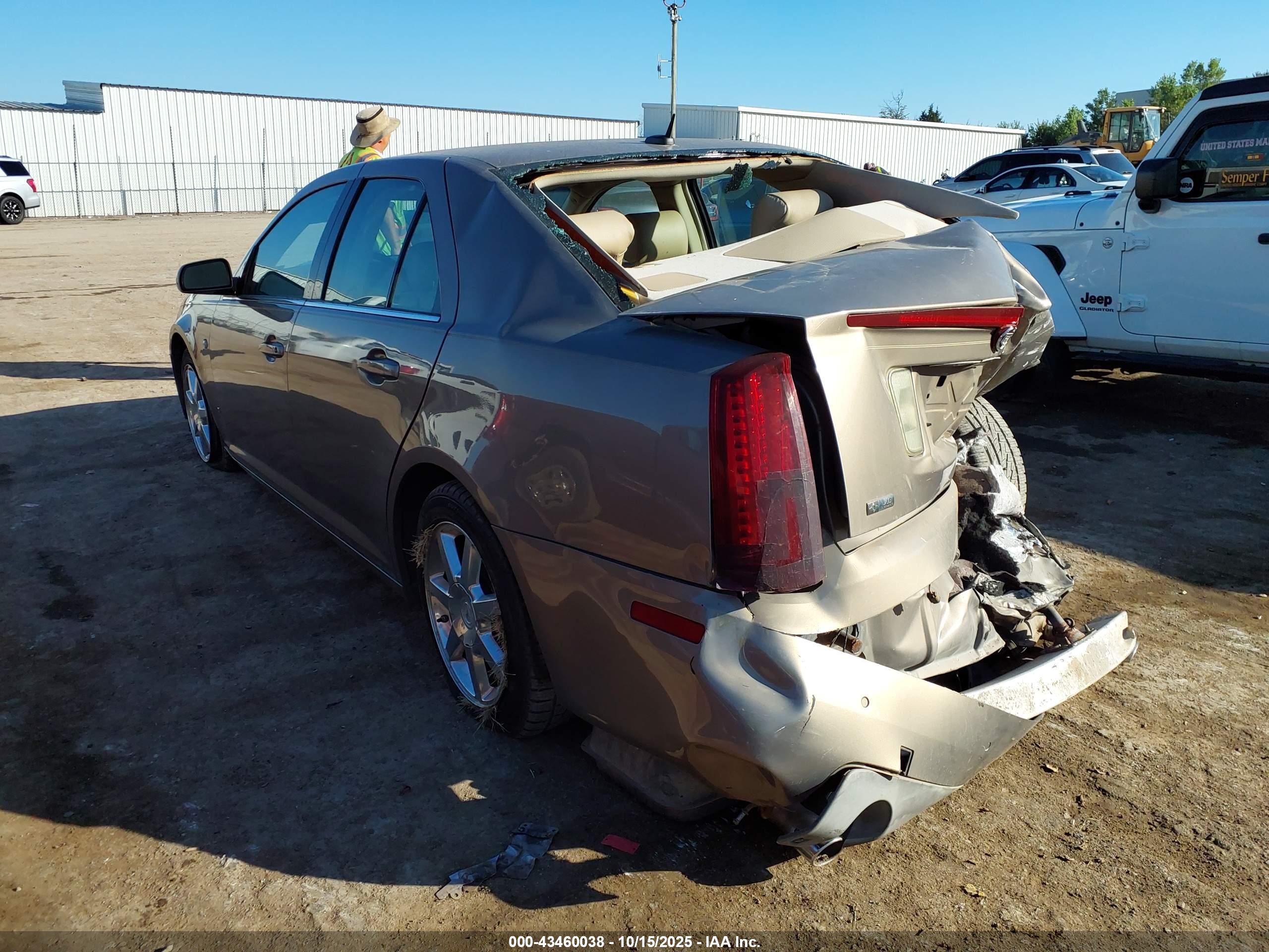 CADILLAC STS image 3