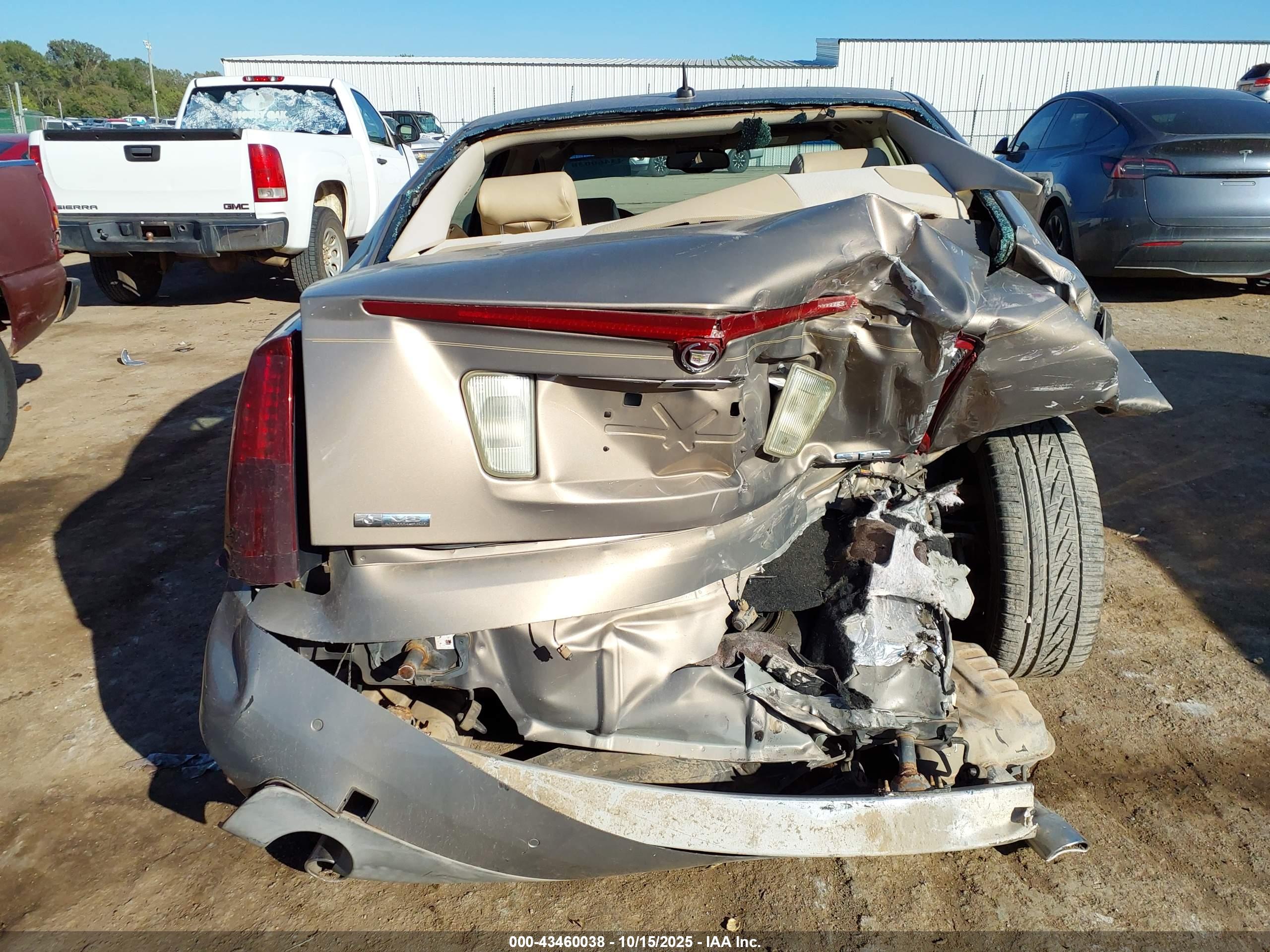 CADILLAC STS image 6