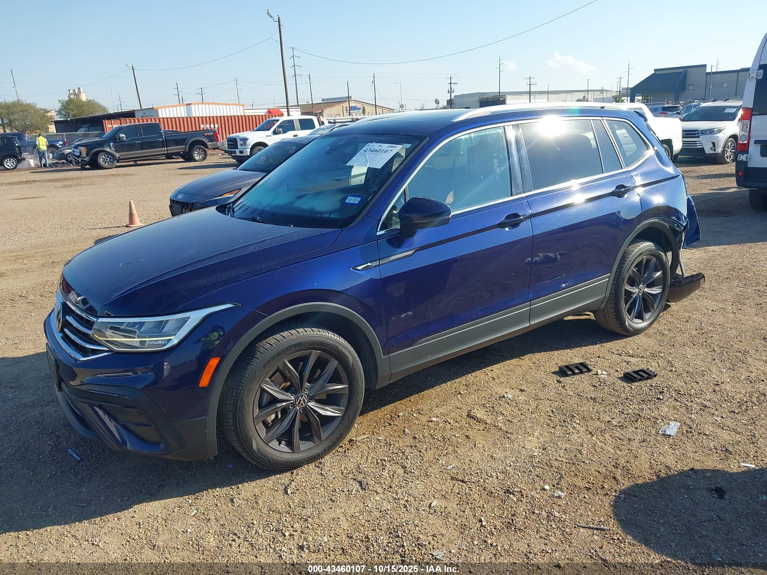 VOLKSWAGEN TIGUAN image 2