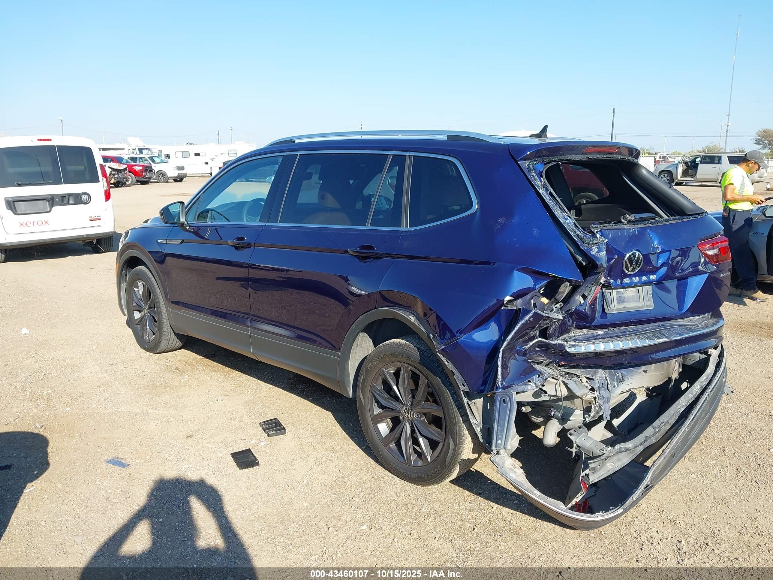 VOLKSWAGEN TIGUAN image 3