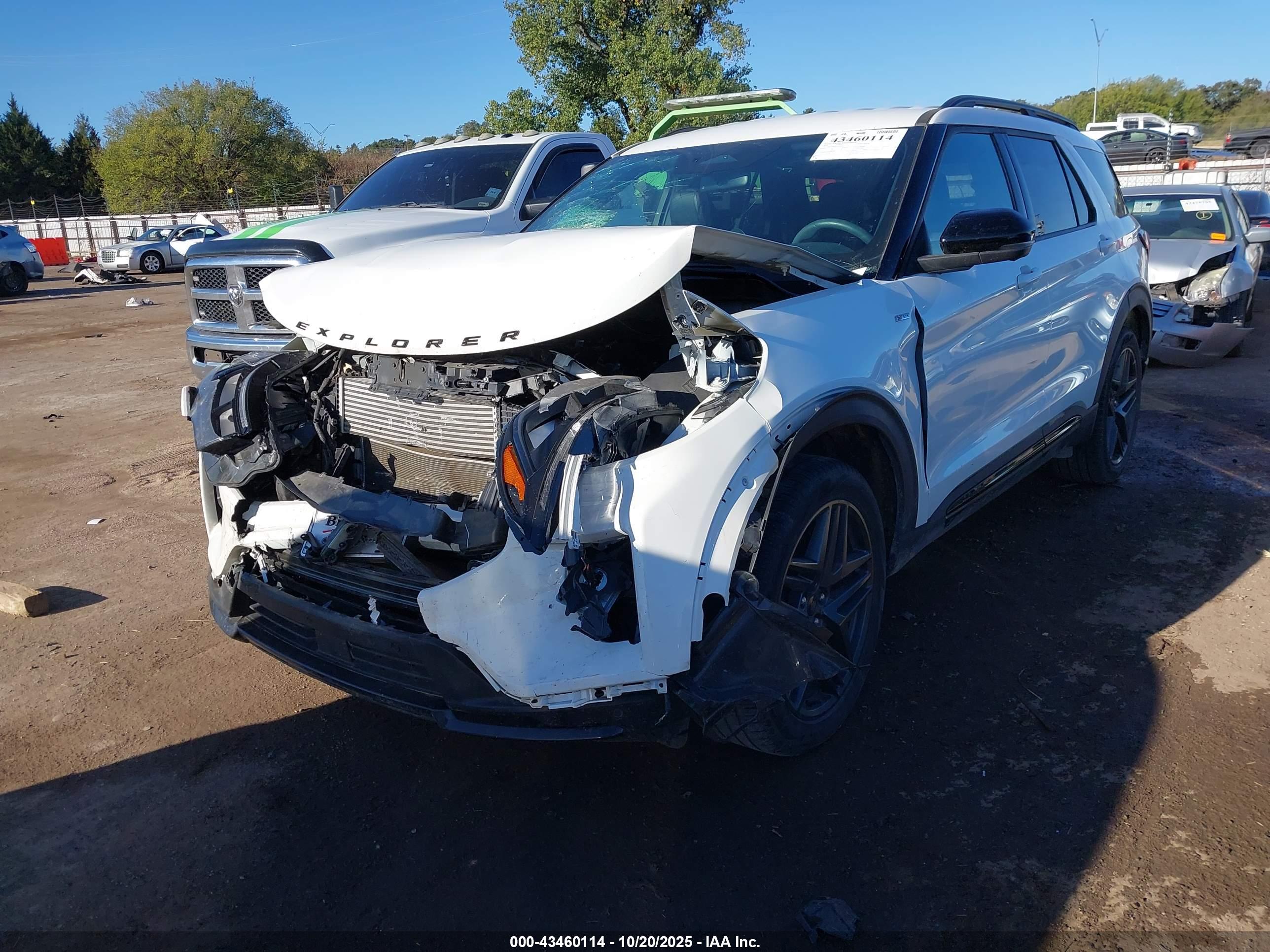 FORD EXPLORER image 2