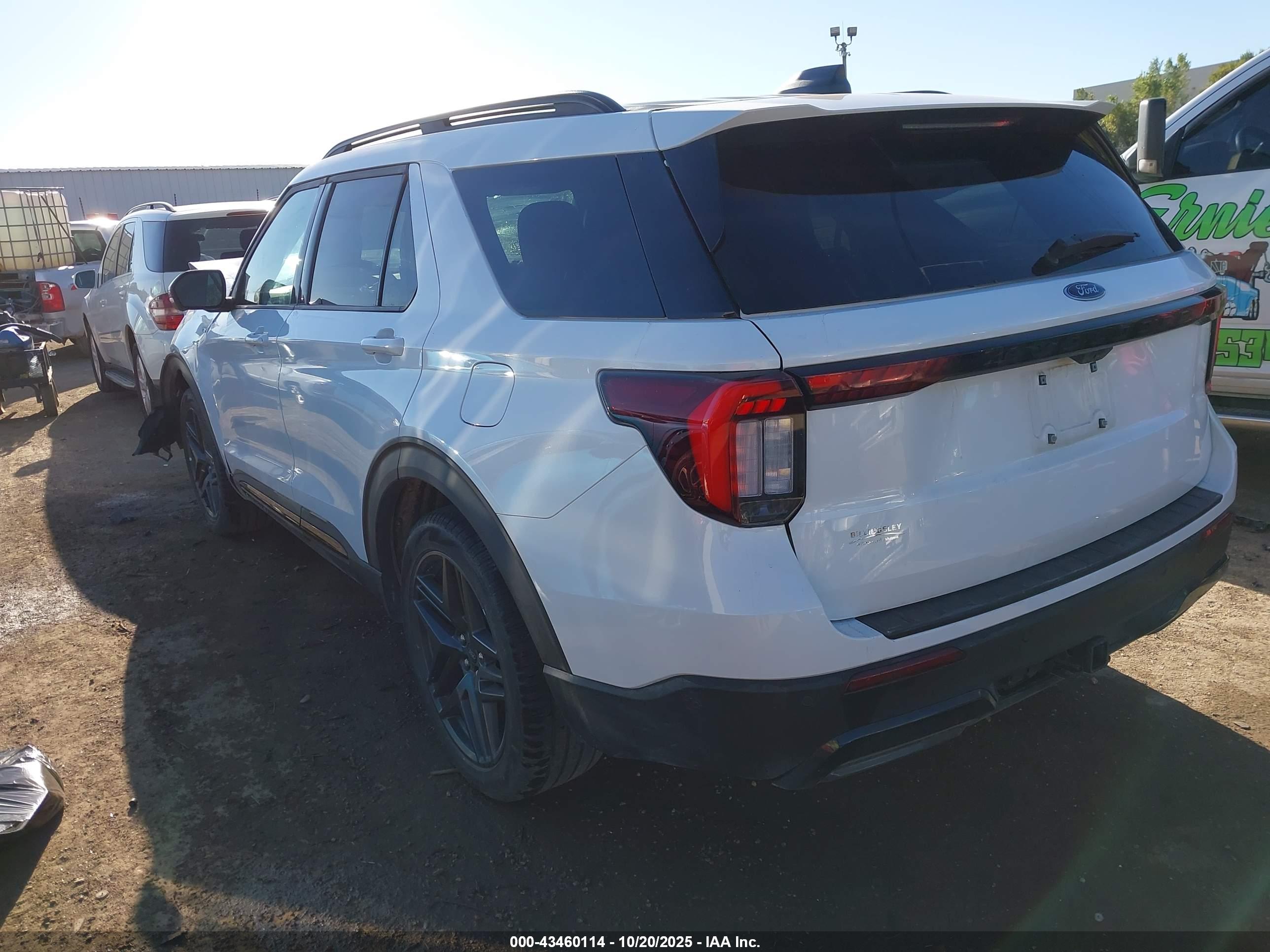 FORD EXPLORER image 3
