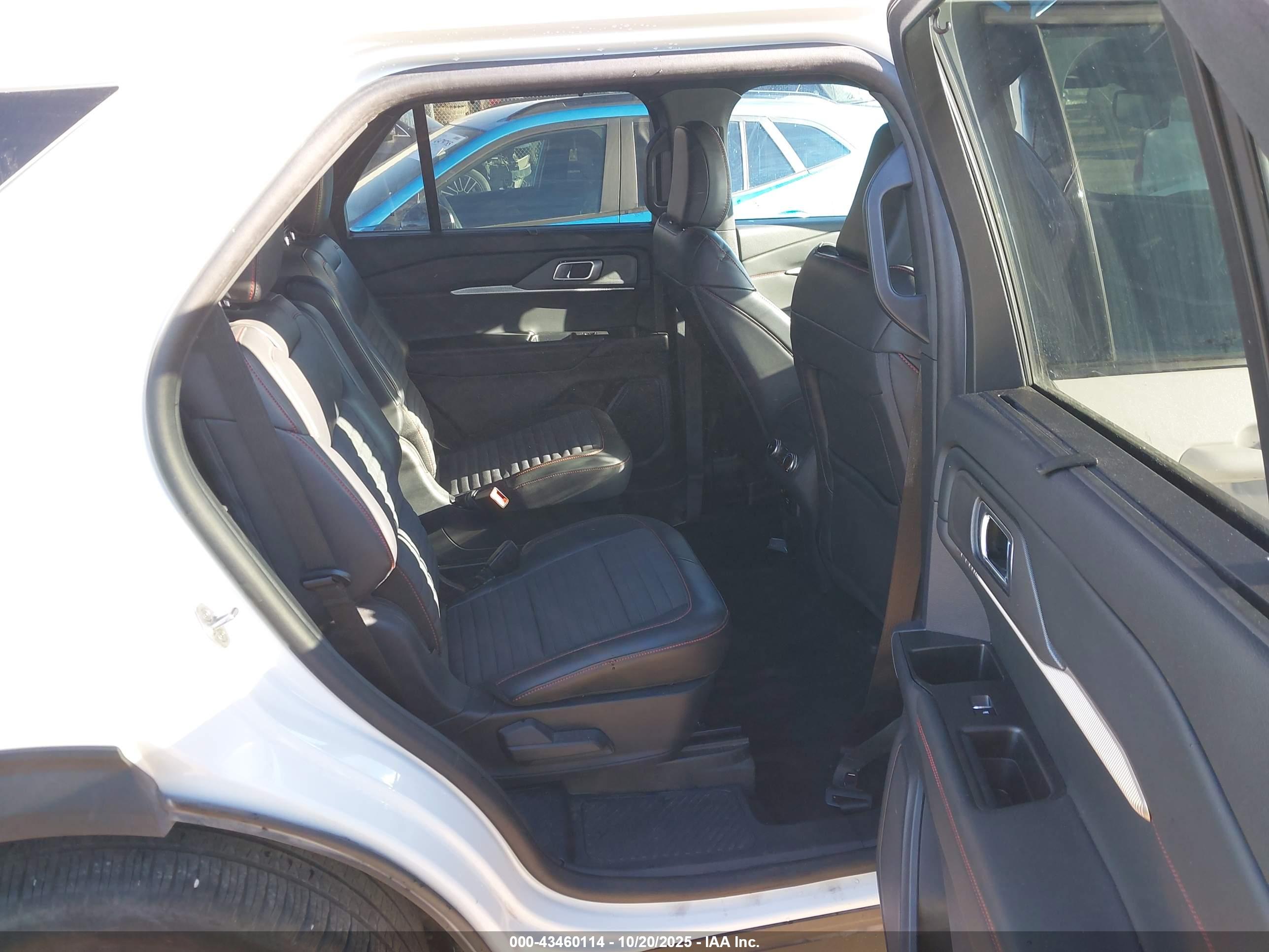 FORD EXPLORER image 8