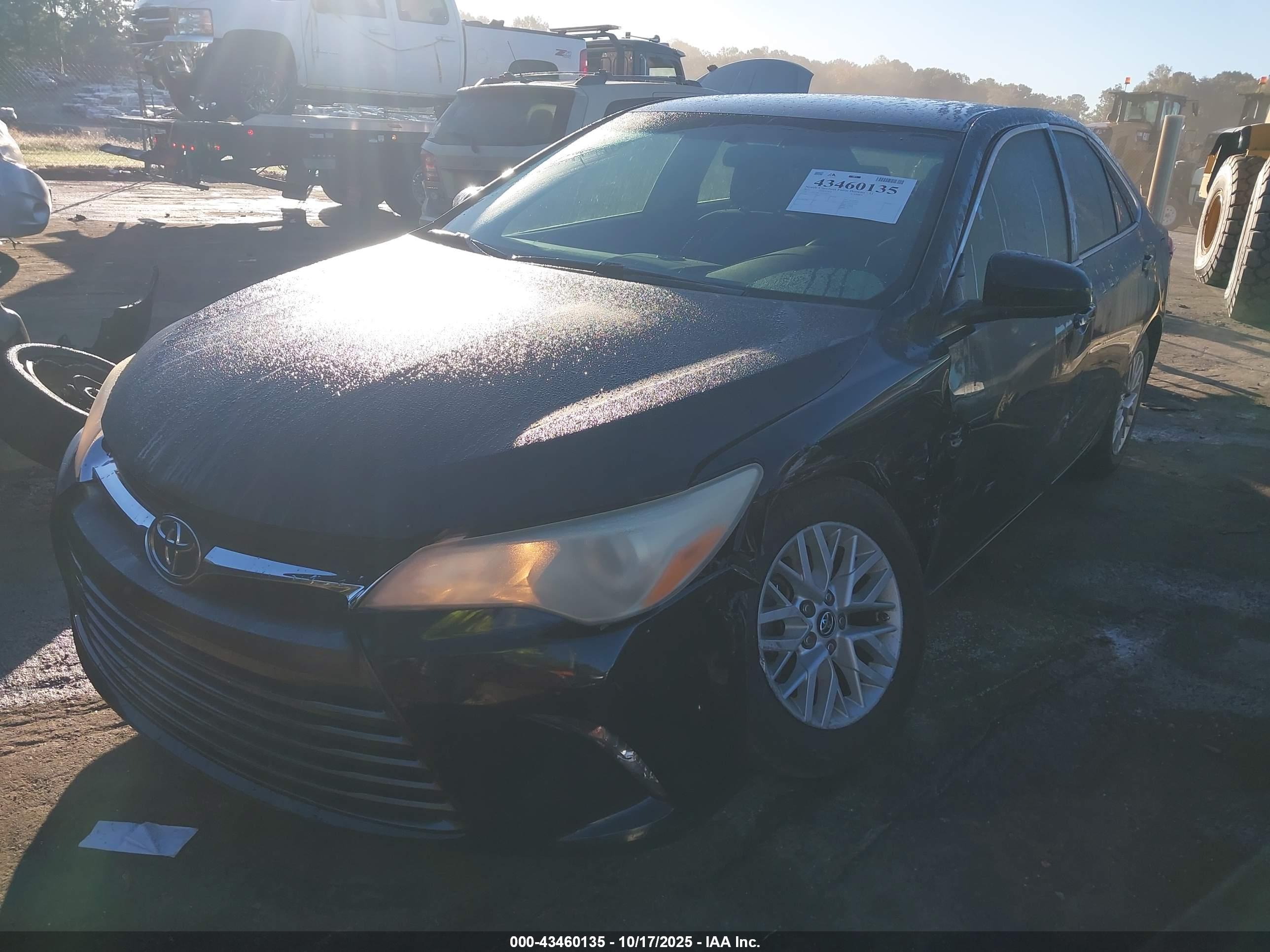 TOYOTA CAMRY image 2