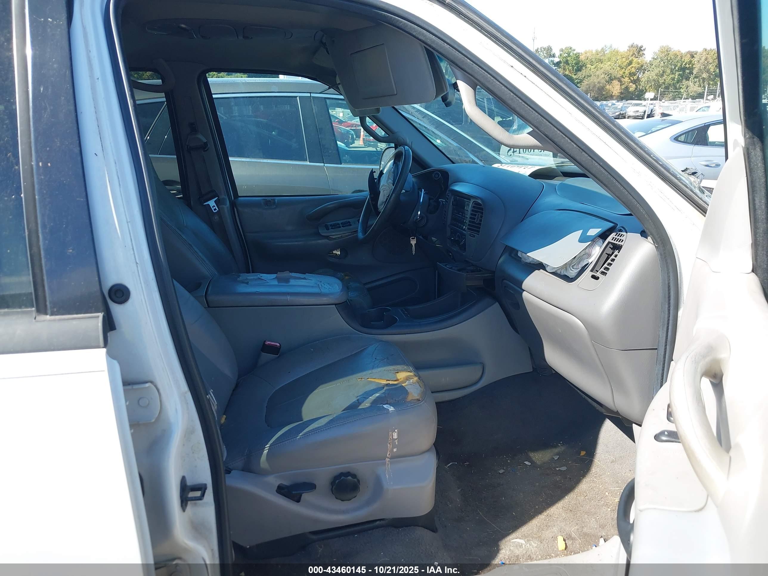 FORD EXPEDITION image 5