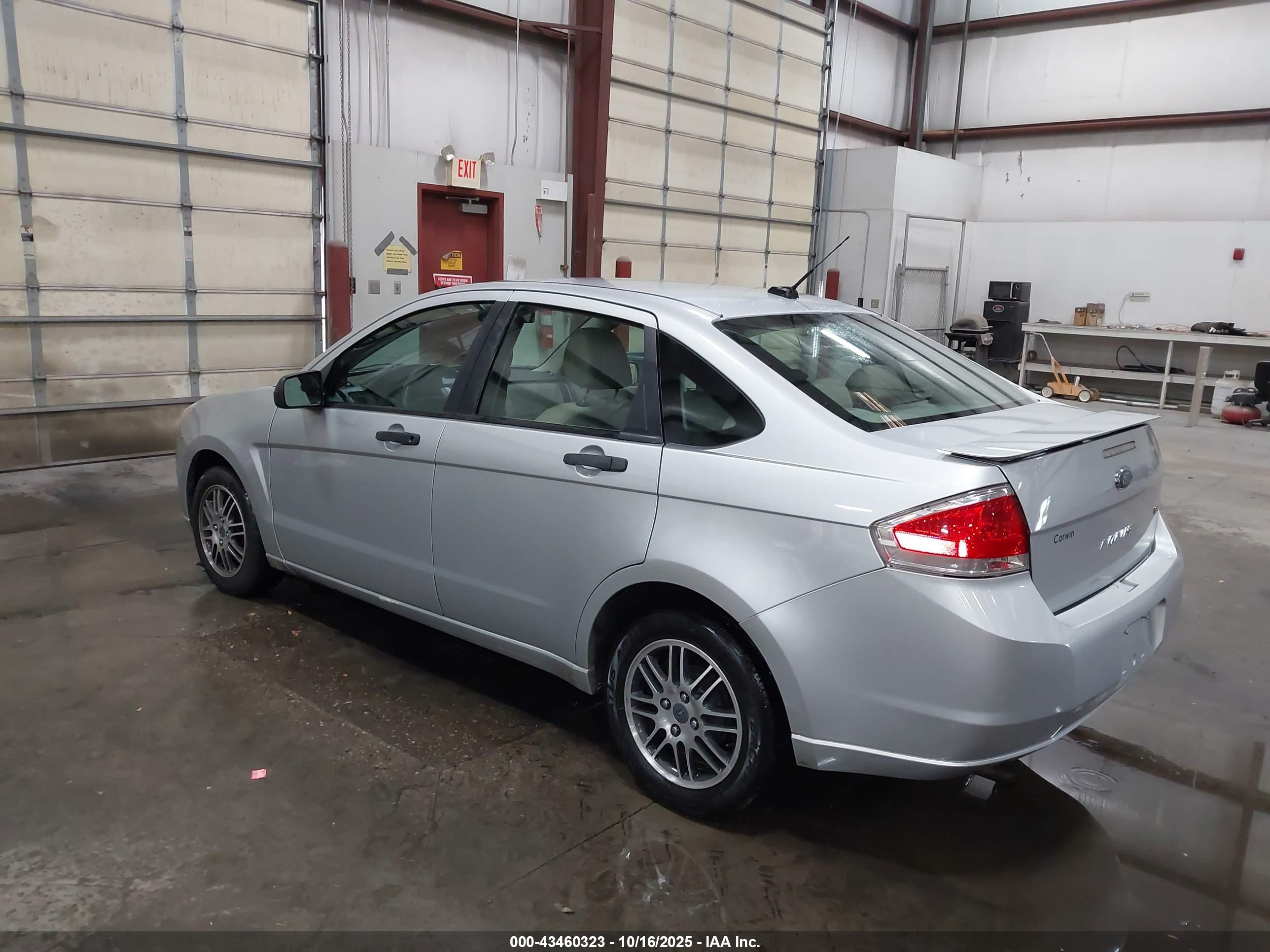 FORD FOCUS image 3