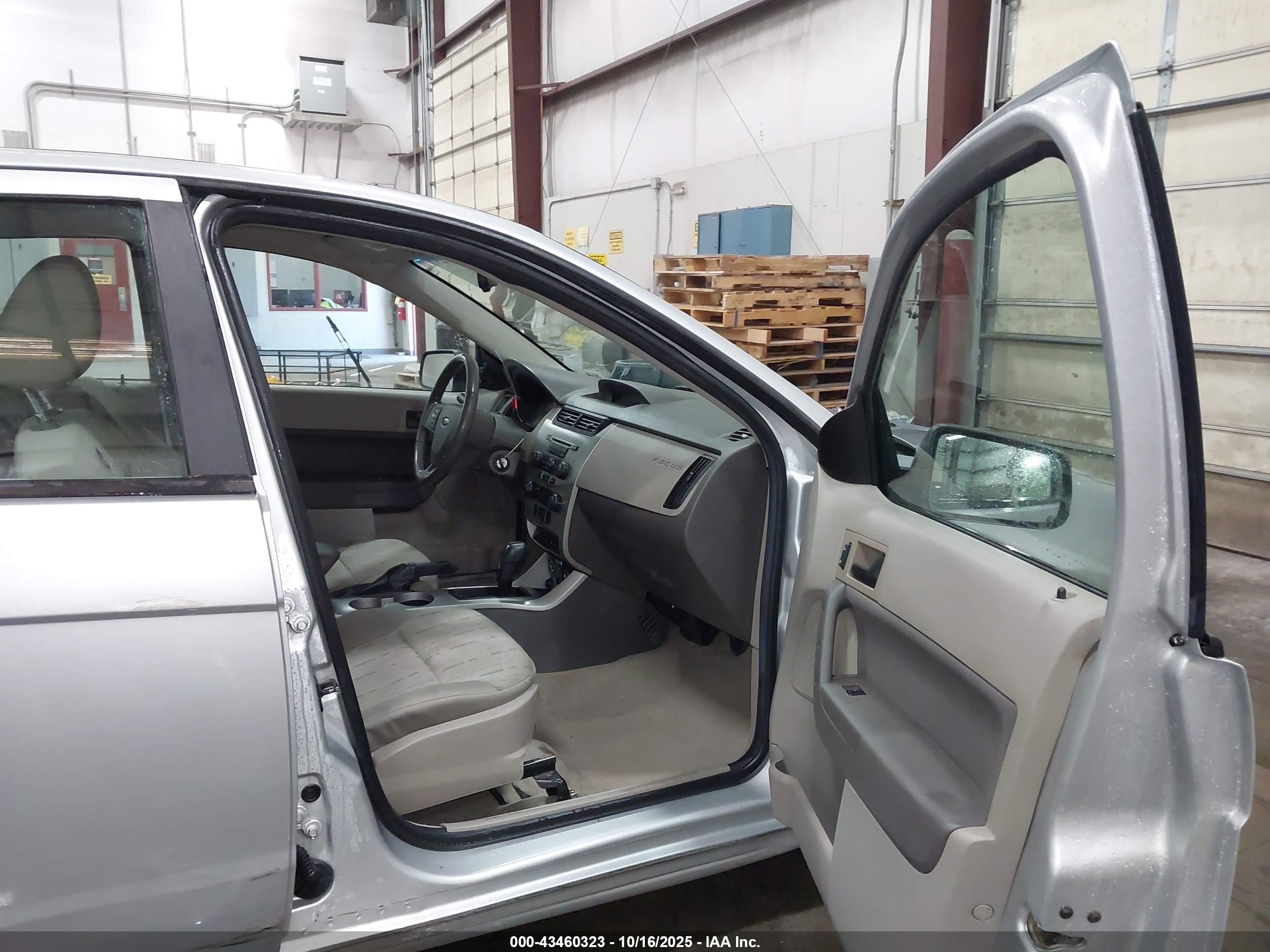 FORD FOCUS image 5