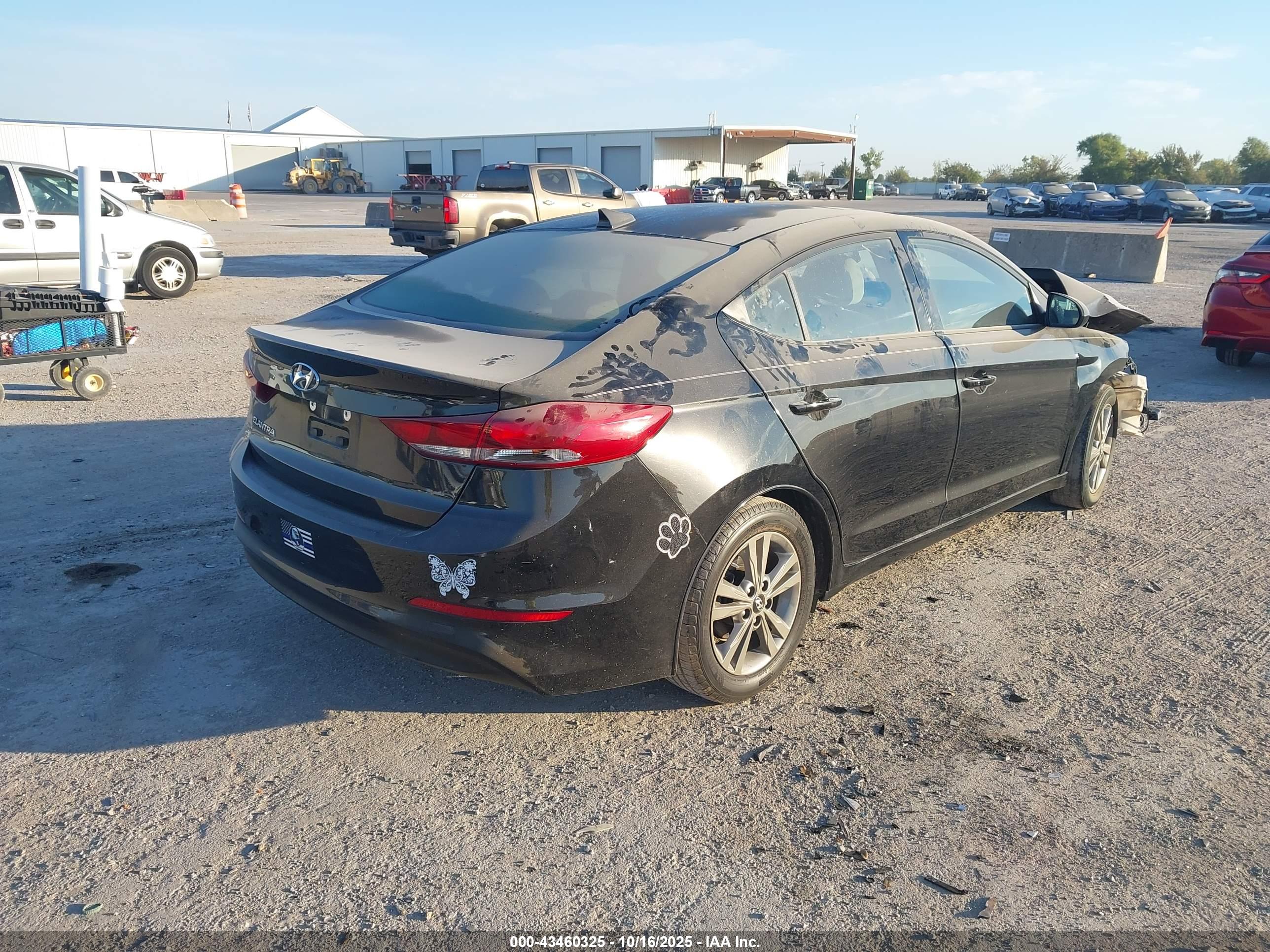 HYUNDAI ELANTRA image 4