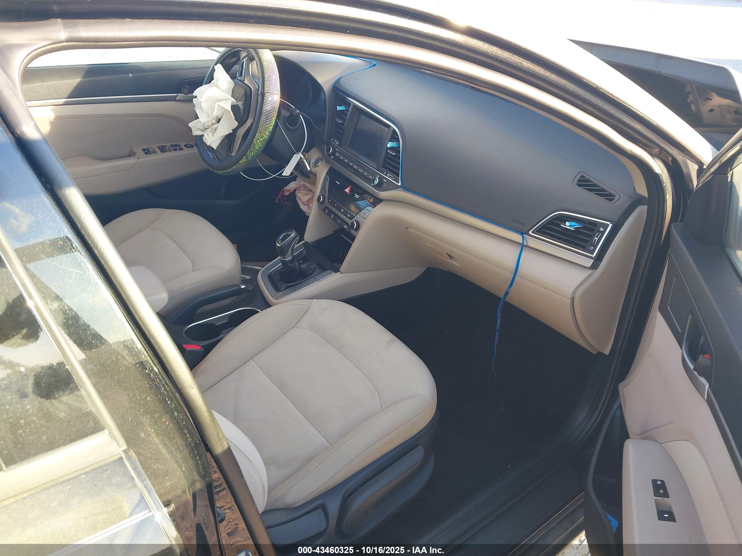 HYUNDAI ELANTRA image 5