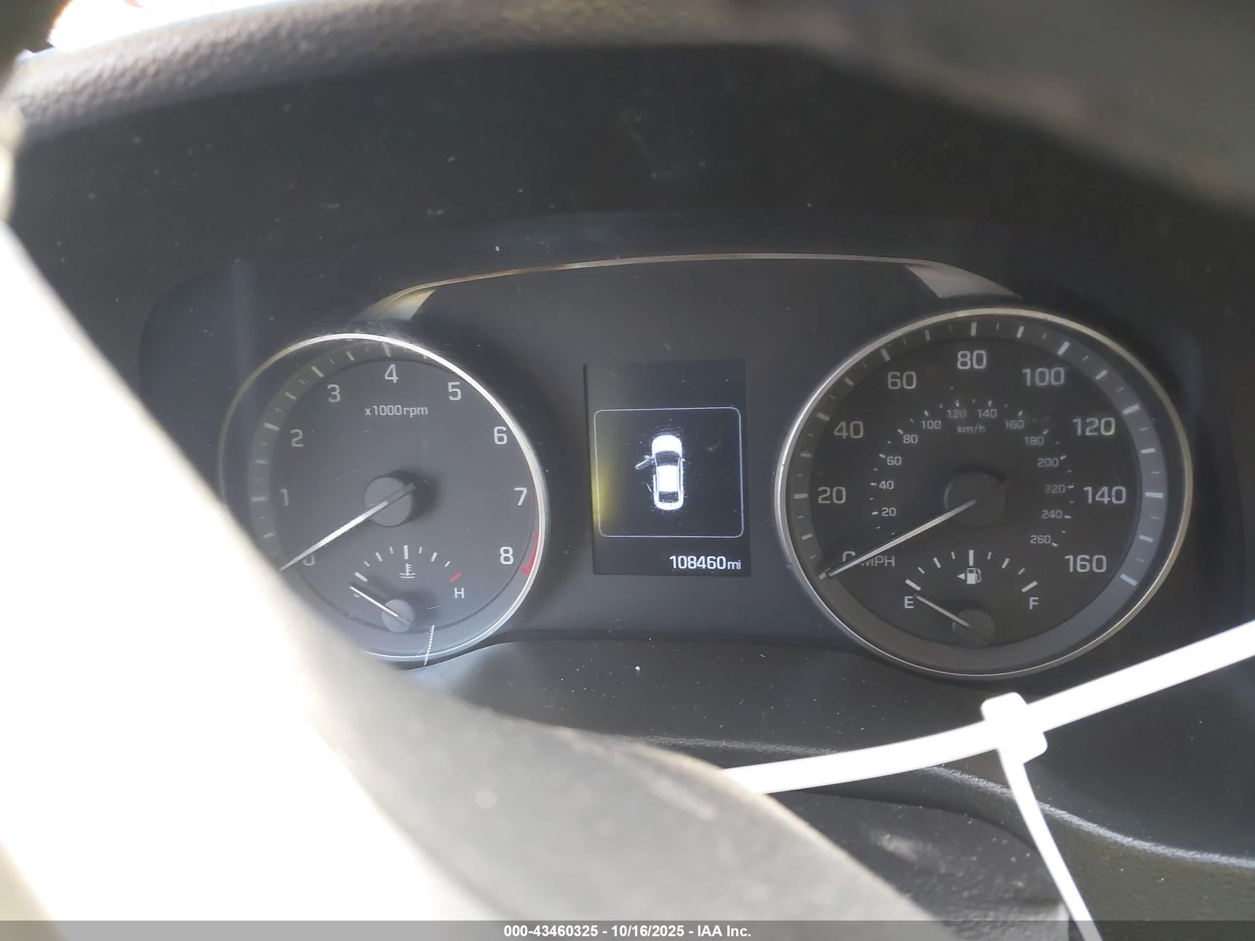 HYUNDAI ELANTRA image 7