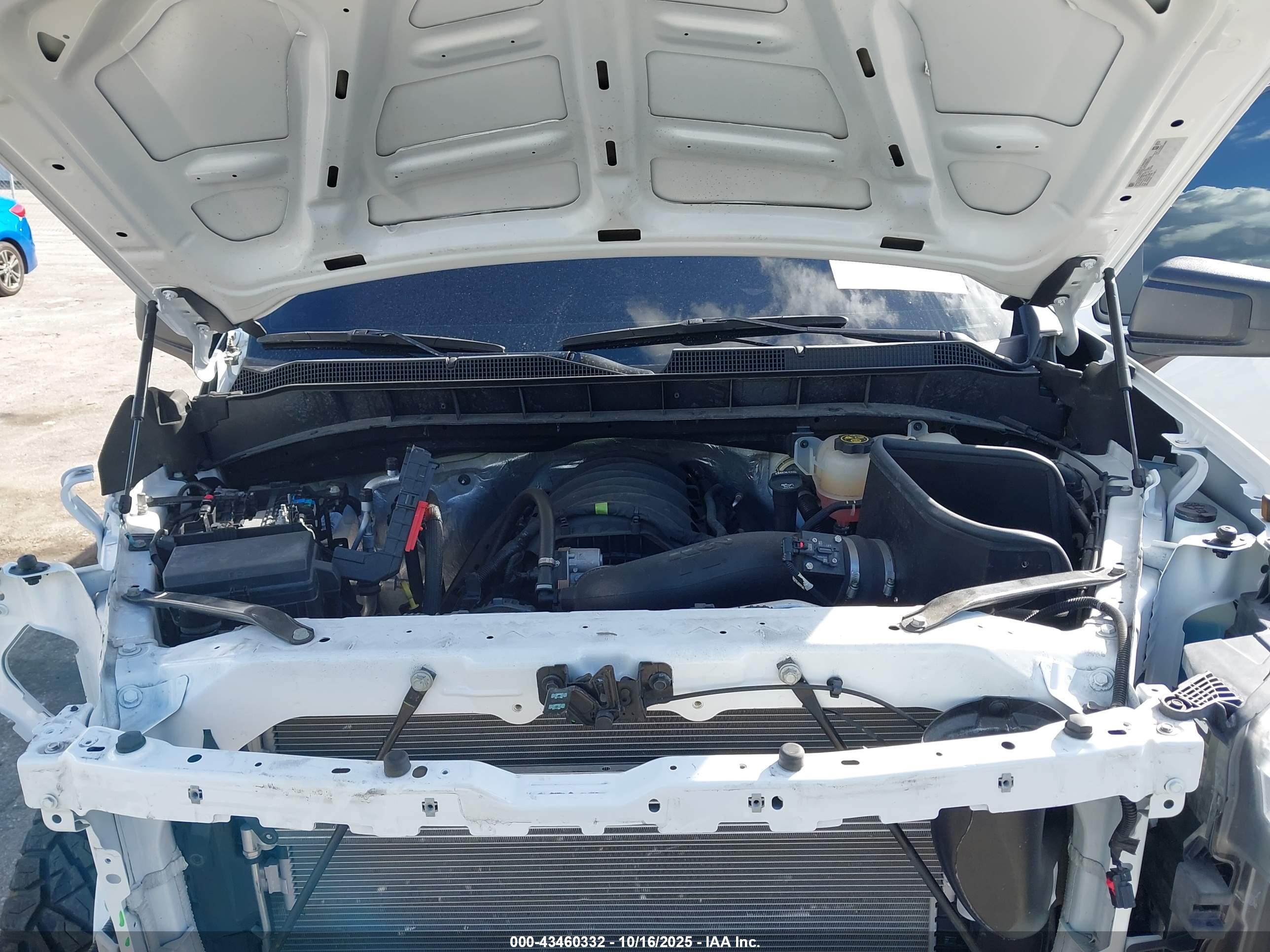 CHEVROLET SILVERADO image 10