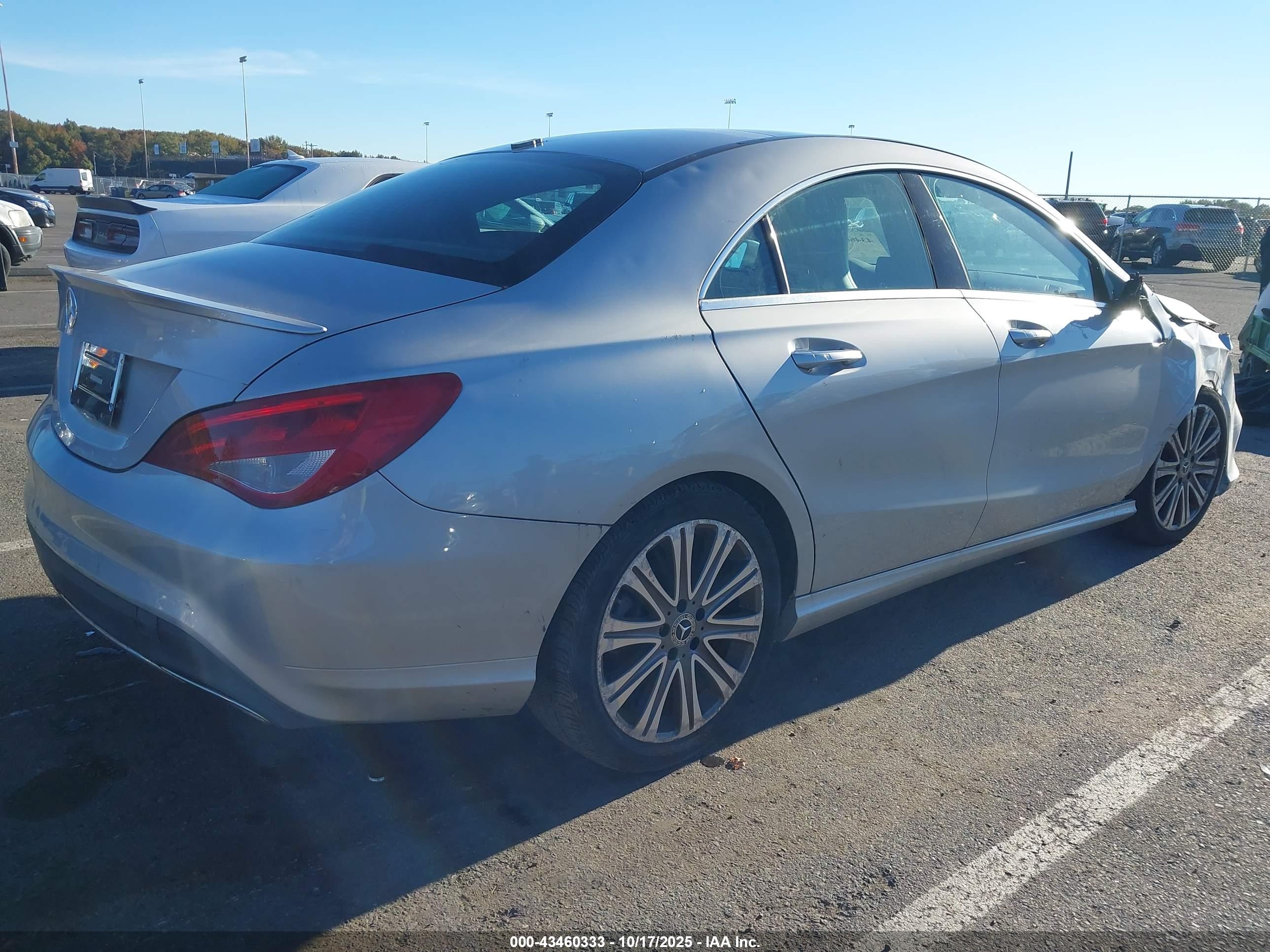 MERCEDES-BENZ CLA image 4
